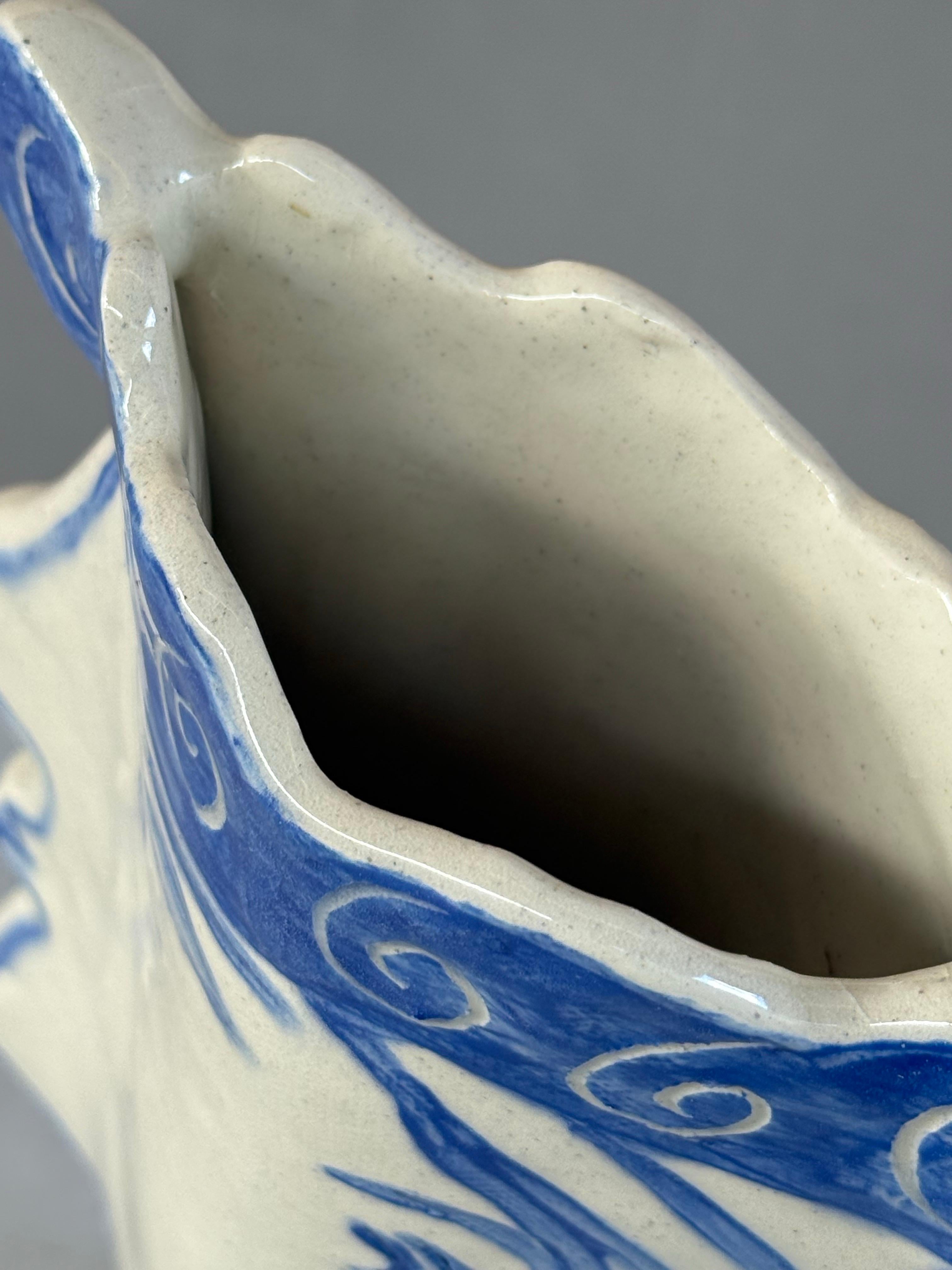 Vaso artigianale con volto maschile in vendita 2