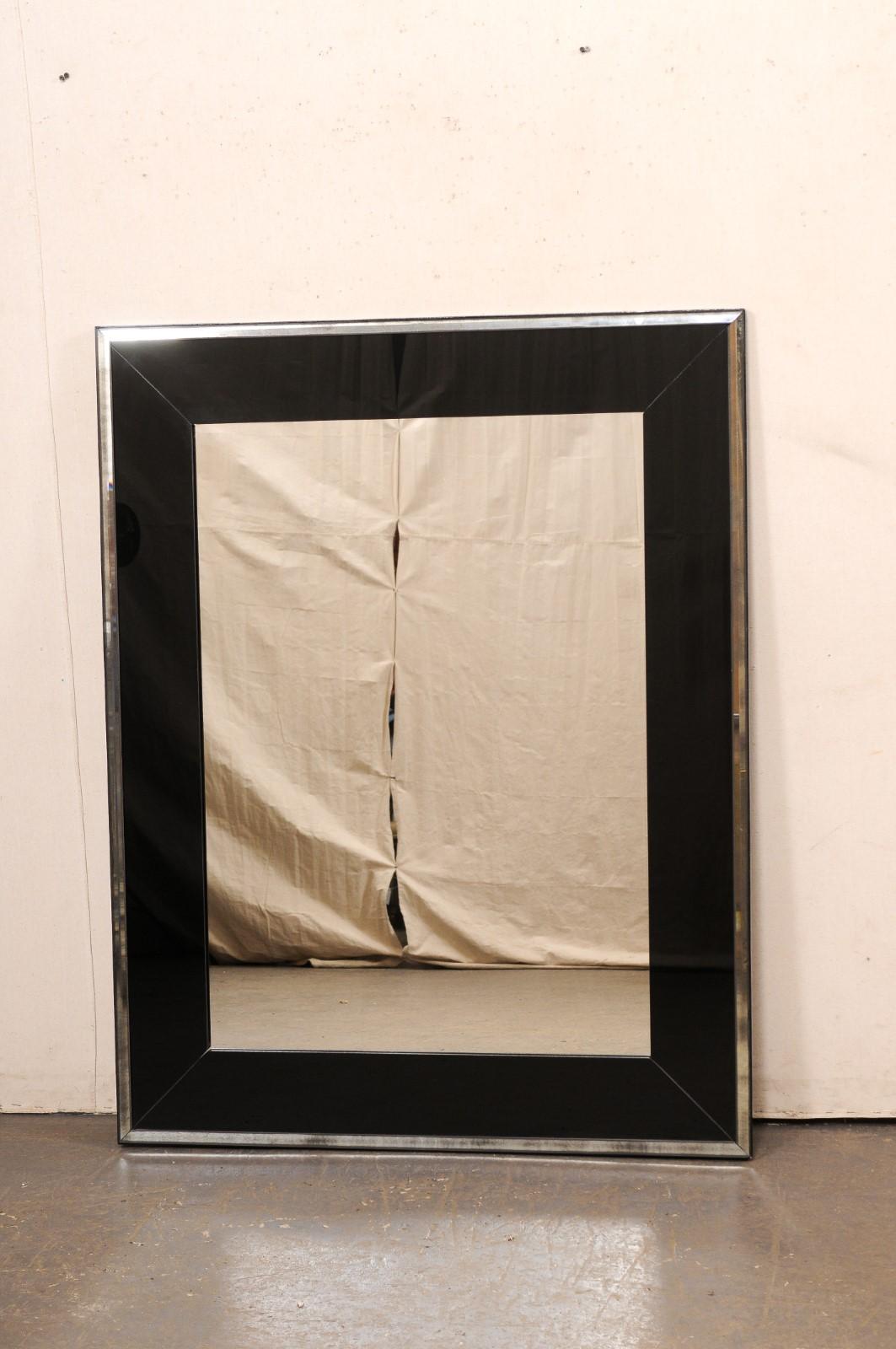 Miroir artisanal avec contour en verre noir de 4,5 pi de hauteur (accepte les commandes personnalisées !) en vente 4