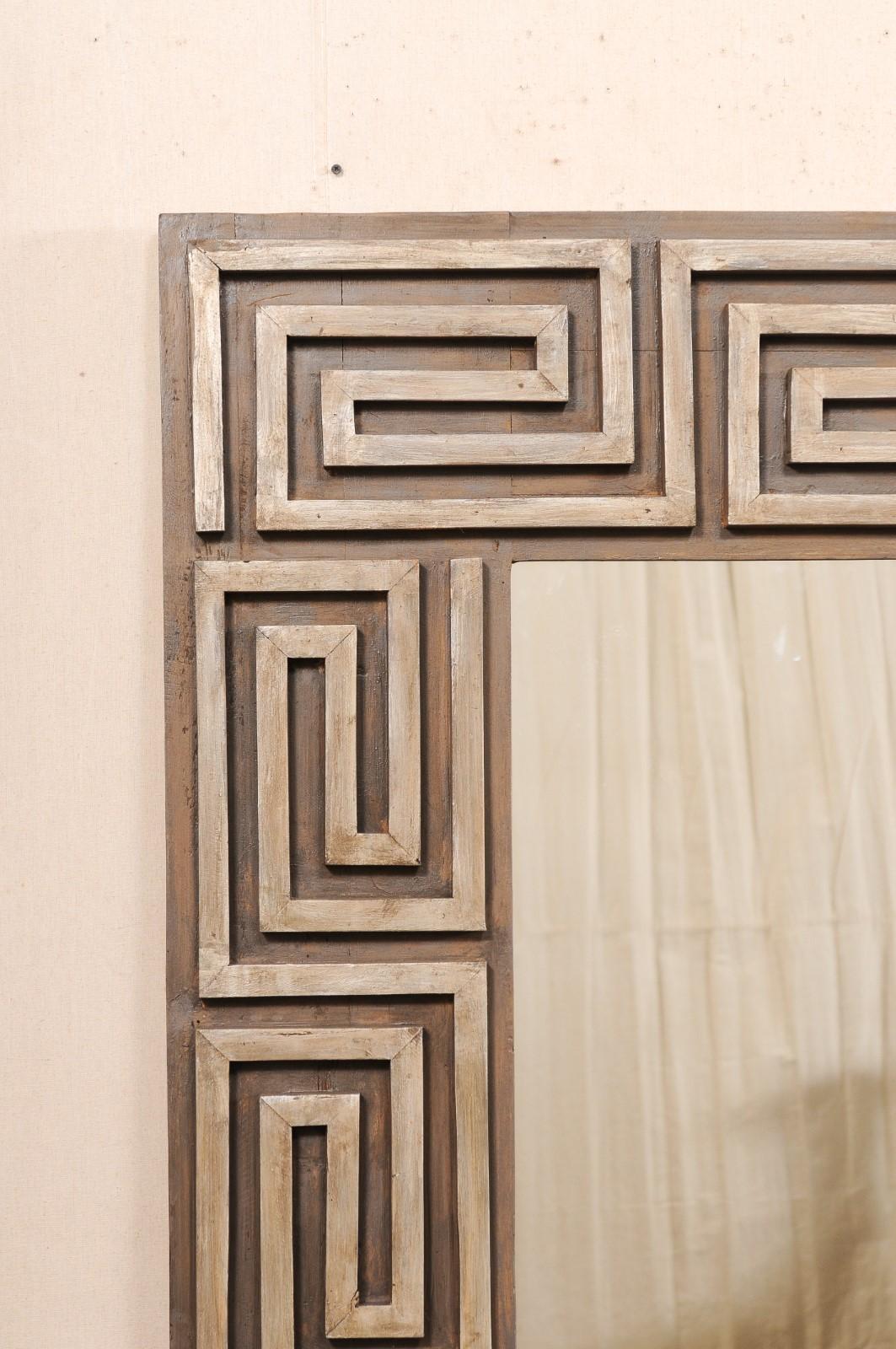 Specchio fatto a mano con bordo in legno con motivo a chiave greca, alto più di 5 piedi In condizioni buone in vendita a Atlanta, GA
