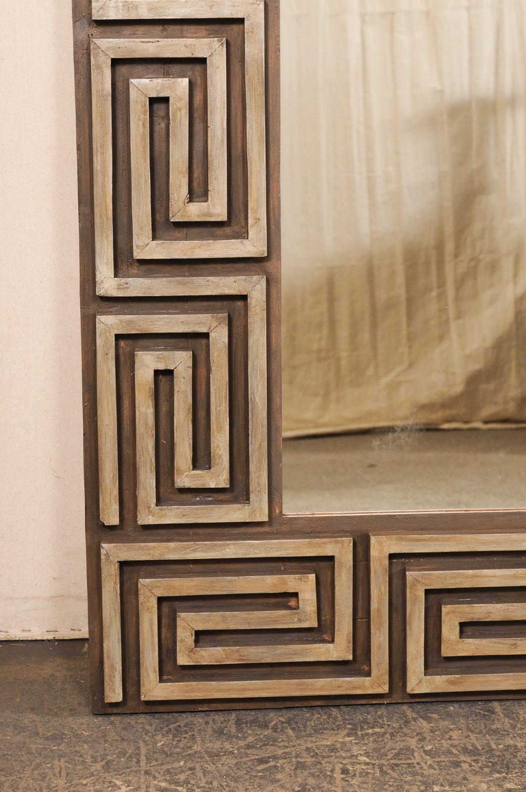 XXI secolo e contemporaneo Specchio fatto a mano con bordo in legno con motivo a chiave greca, alto più di 5 piedi in vendita