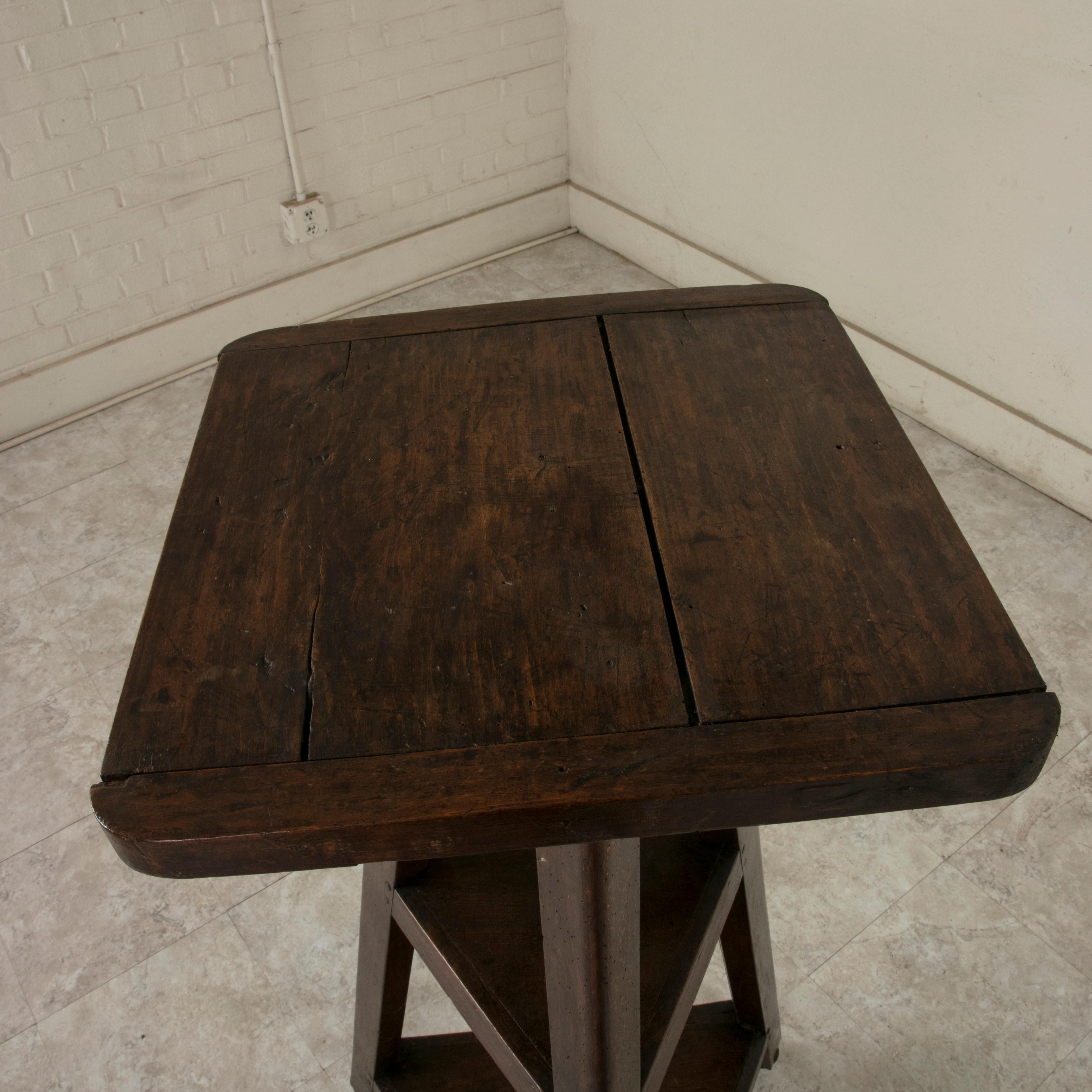 Early 20th Century Artisan-Made Oak and Beechwood French Sculptor's Table, circa 1900