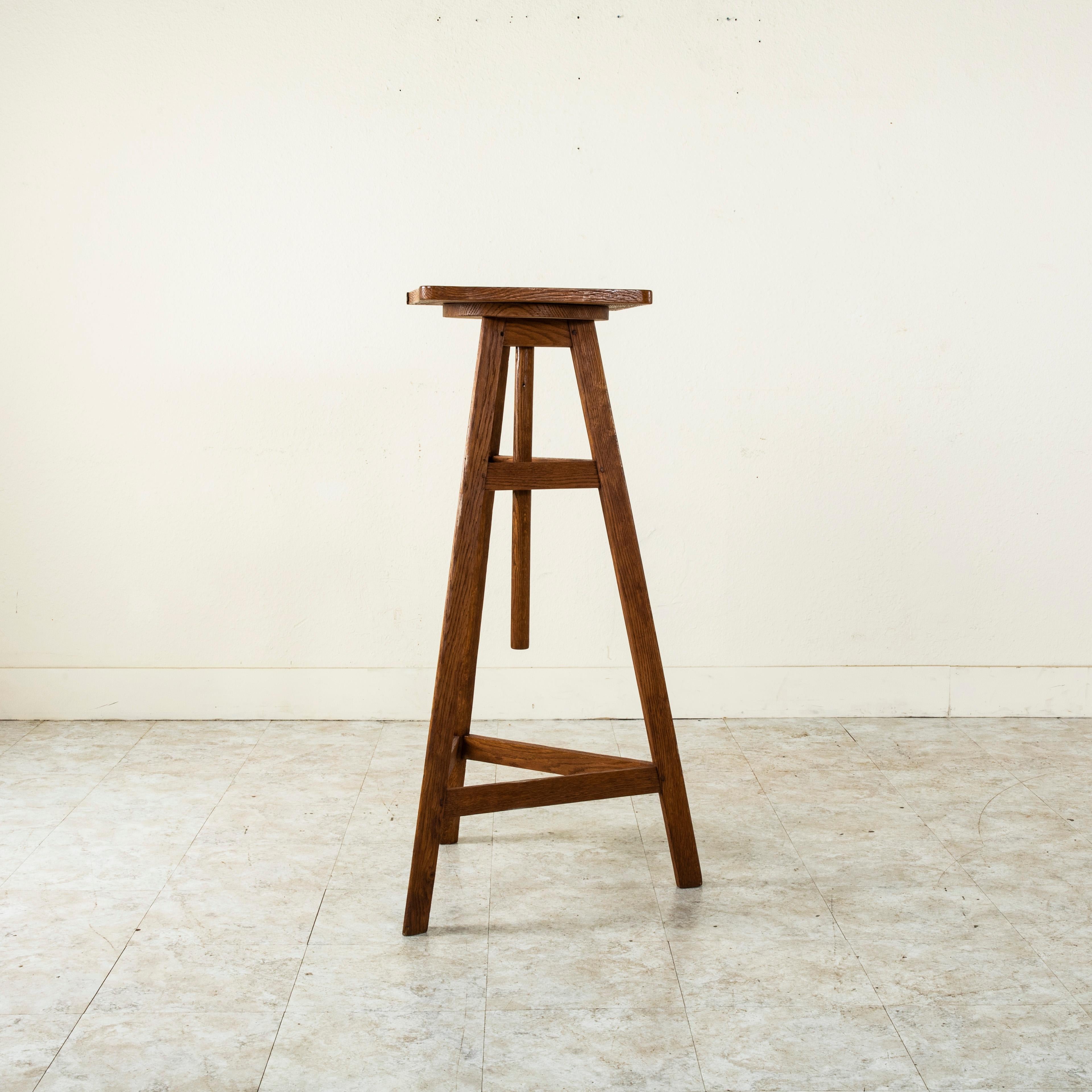 Artisan-Made Oak French Sculptor's Stand With Rotating Platform, circa 1900 2