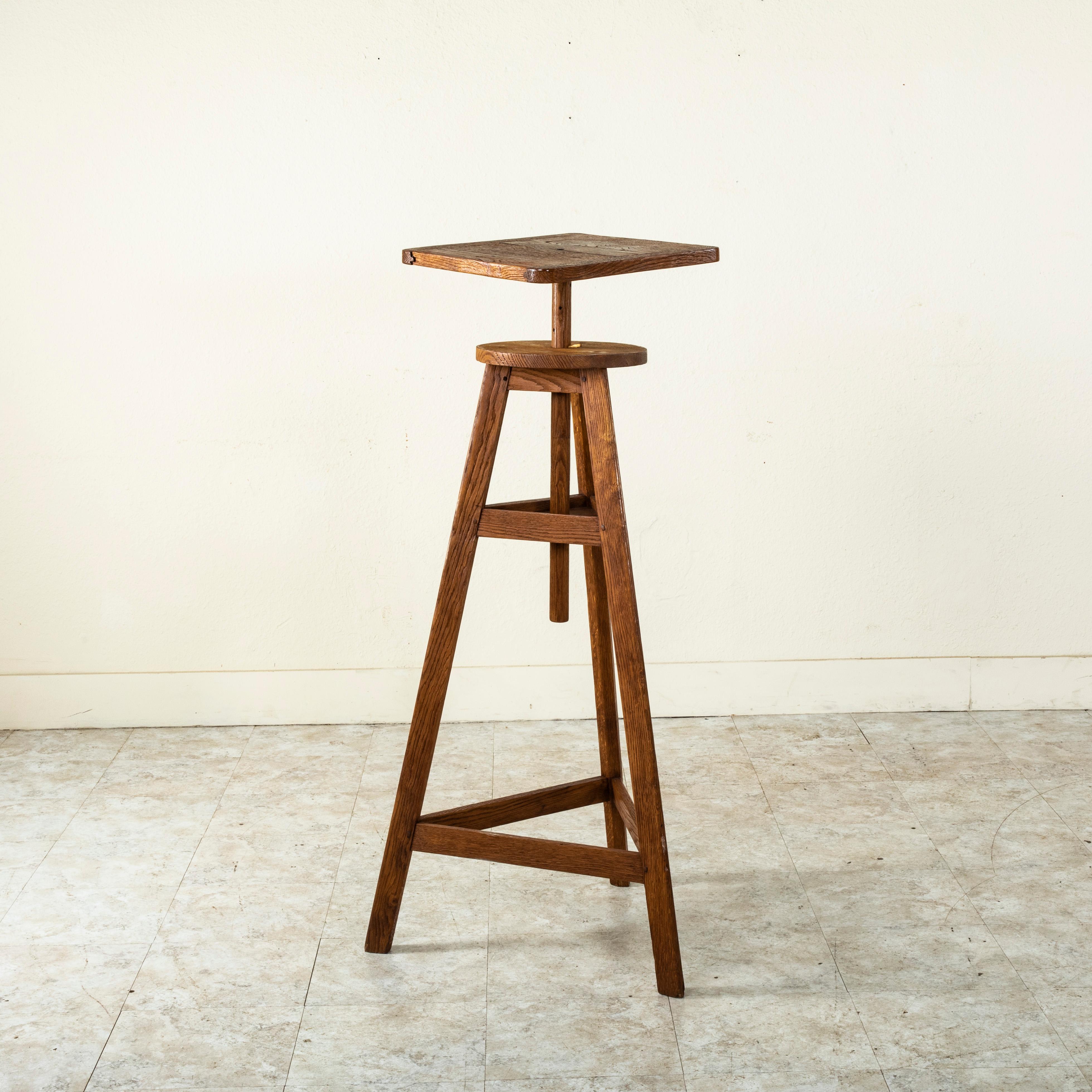 Artisan-Made Oak French Sculptor's Stand With Rotating Platform, circa 1900 3