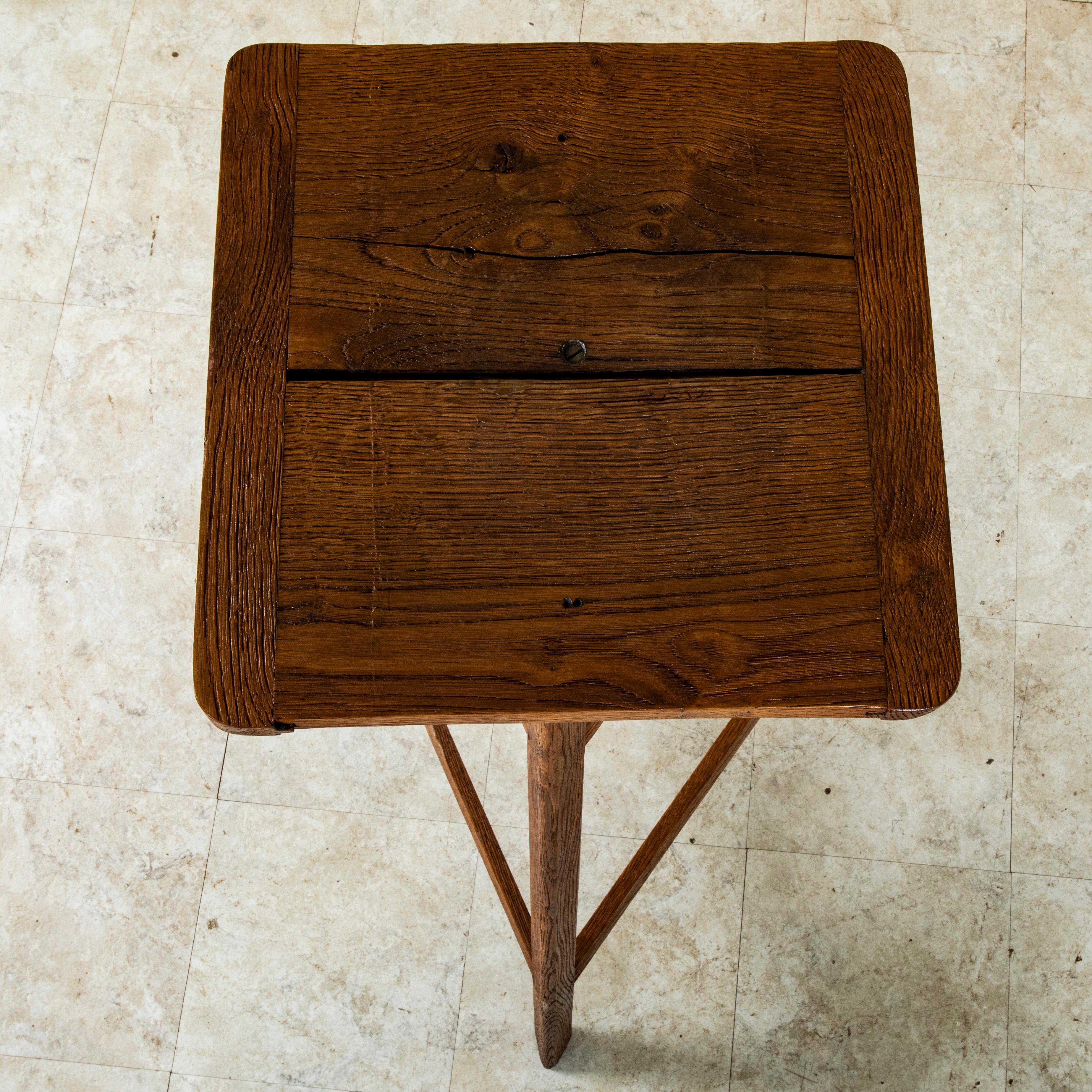 Artisan-Made Oak French Sculptor's Stand With Rotating Platform, circa 1900 4