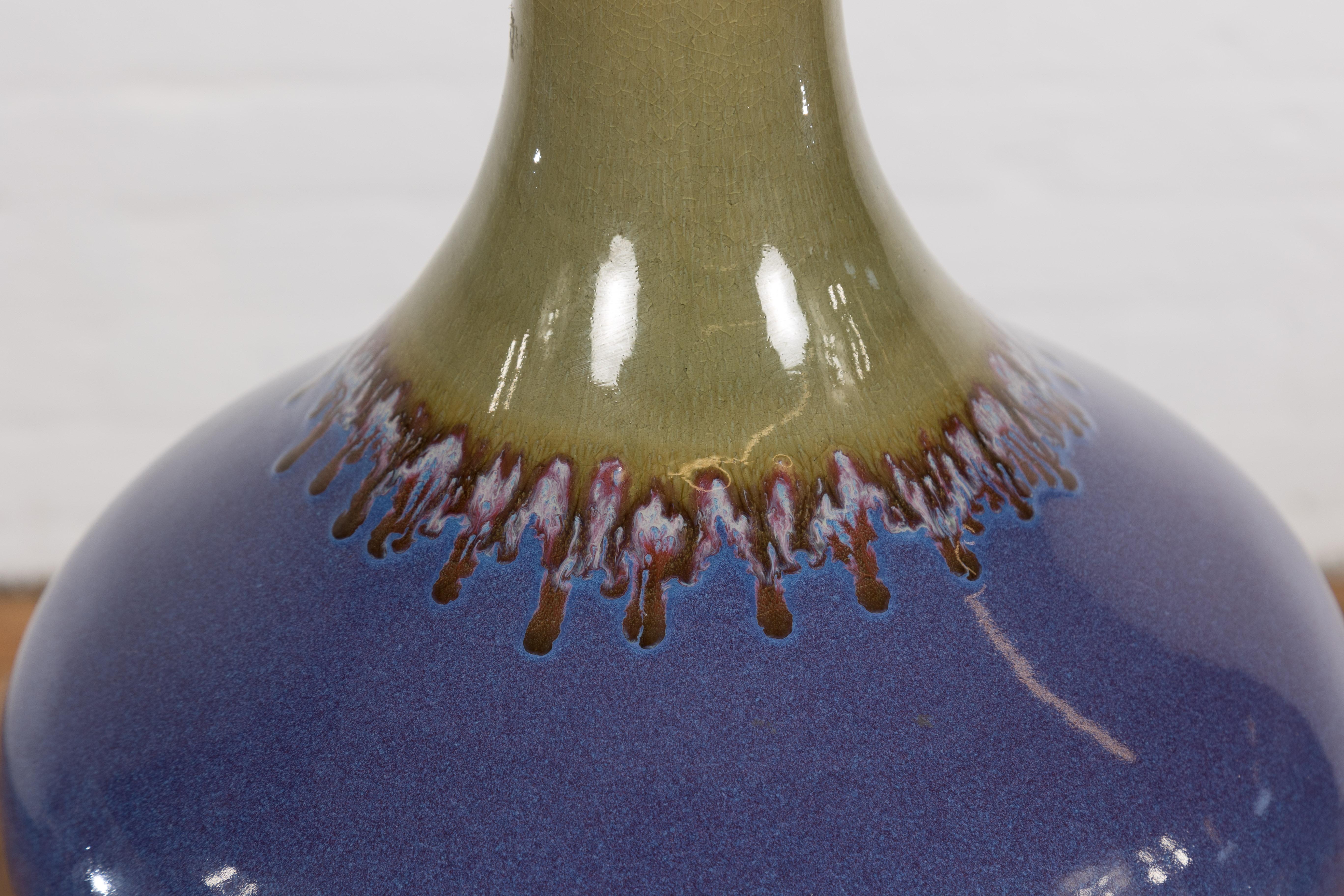 Contemporary Vase aus lila und grüner Keramik im Angebot 3