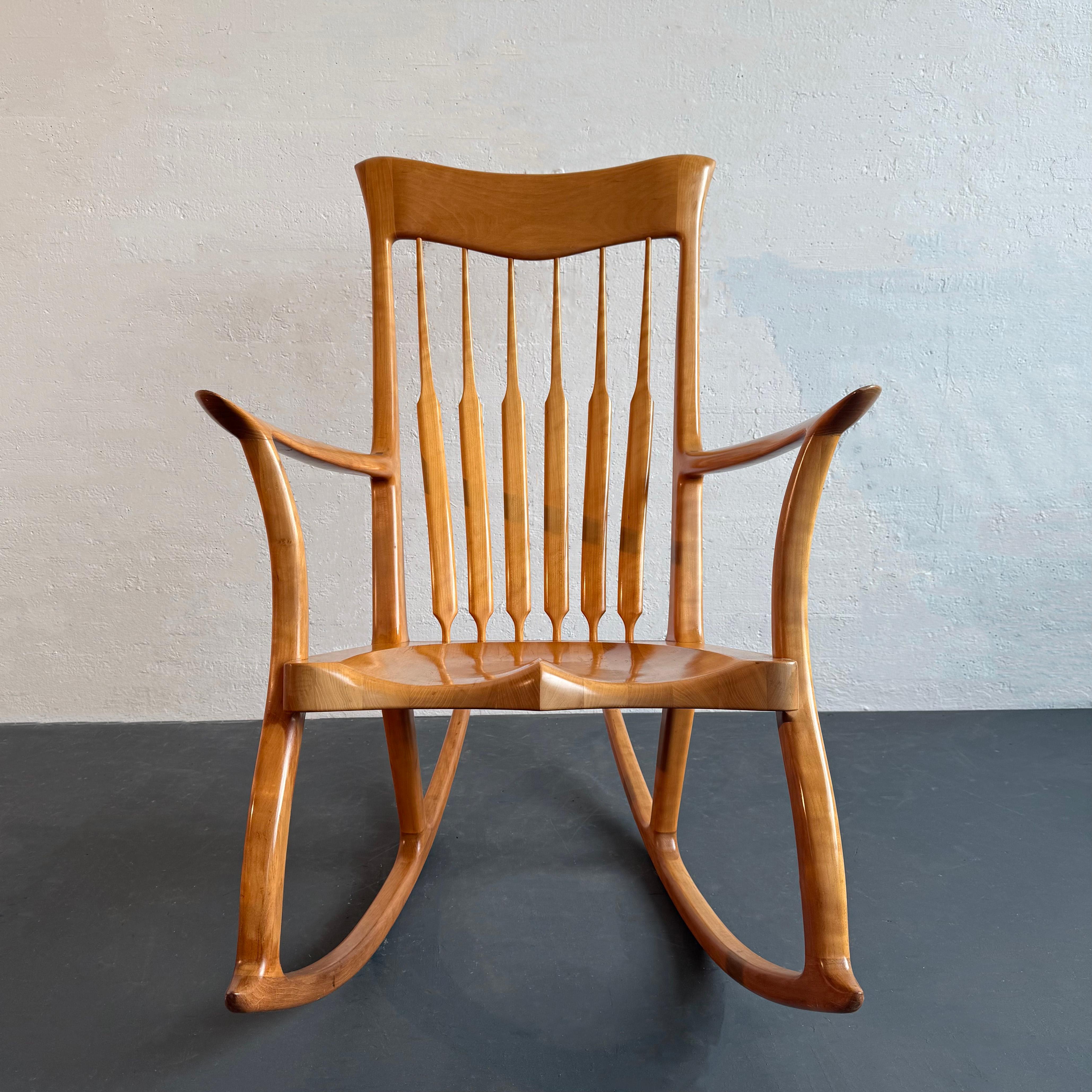 American Craftsman Chaise à bascule artisanale dans le style de Sam Maloof en vente