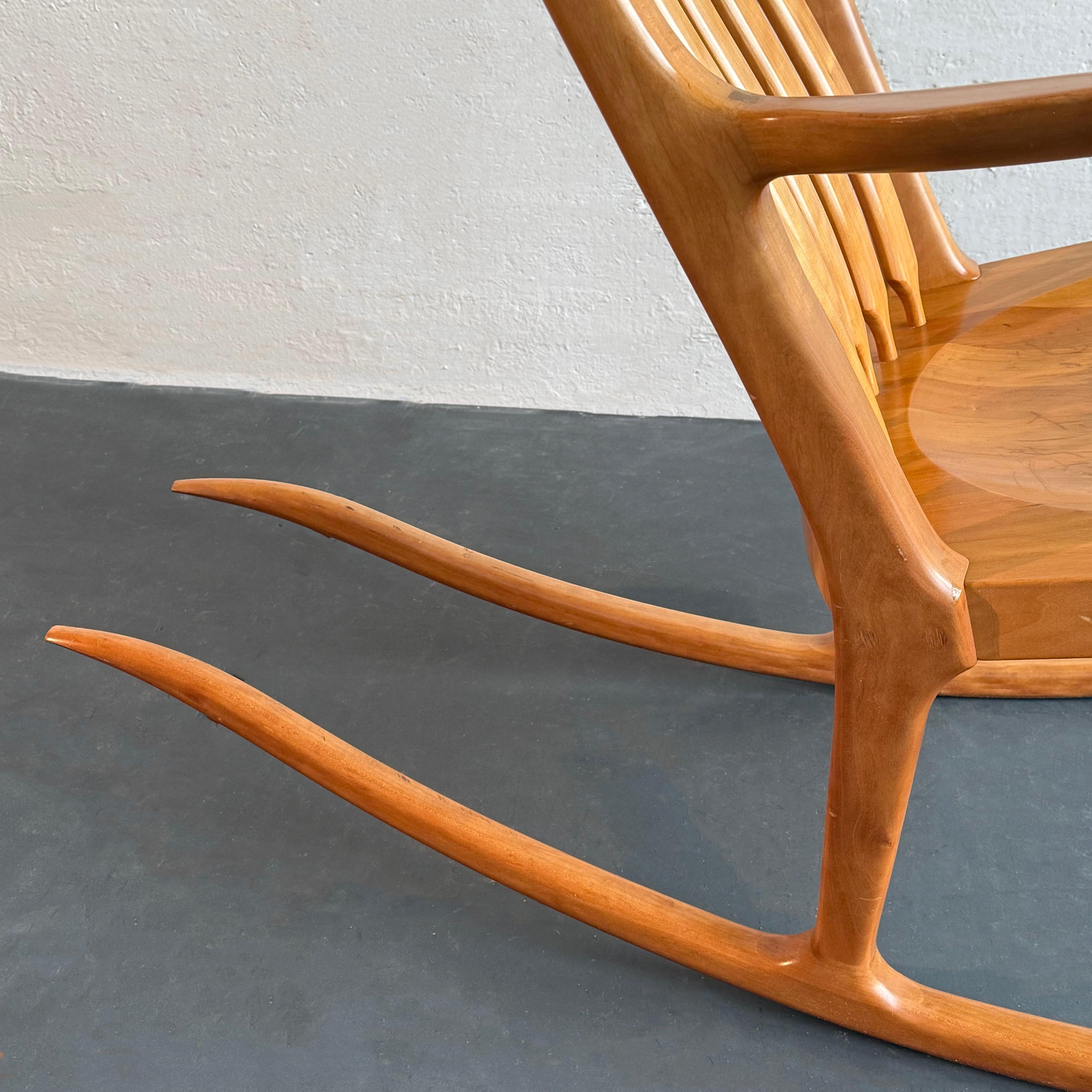 Érable Chaise à bascule artisanale dans le style de Sam Maloof en vente