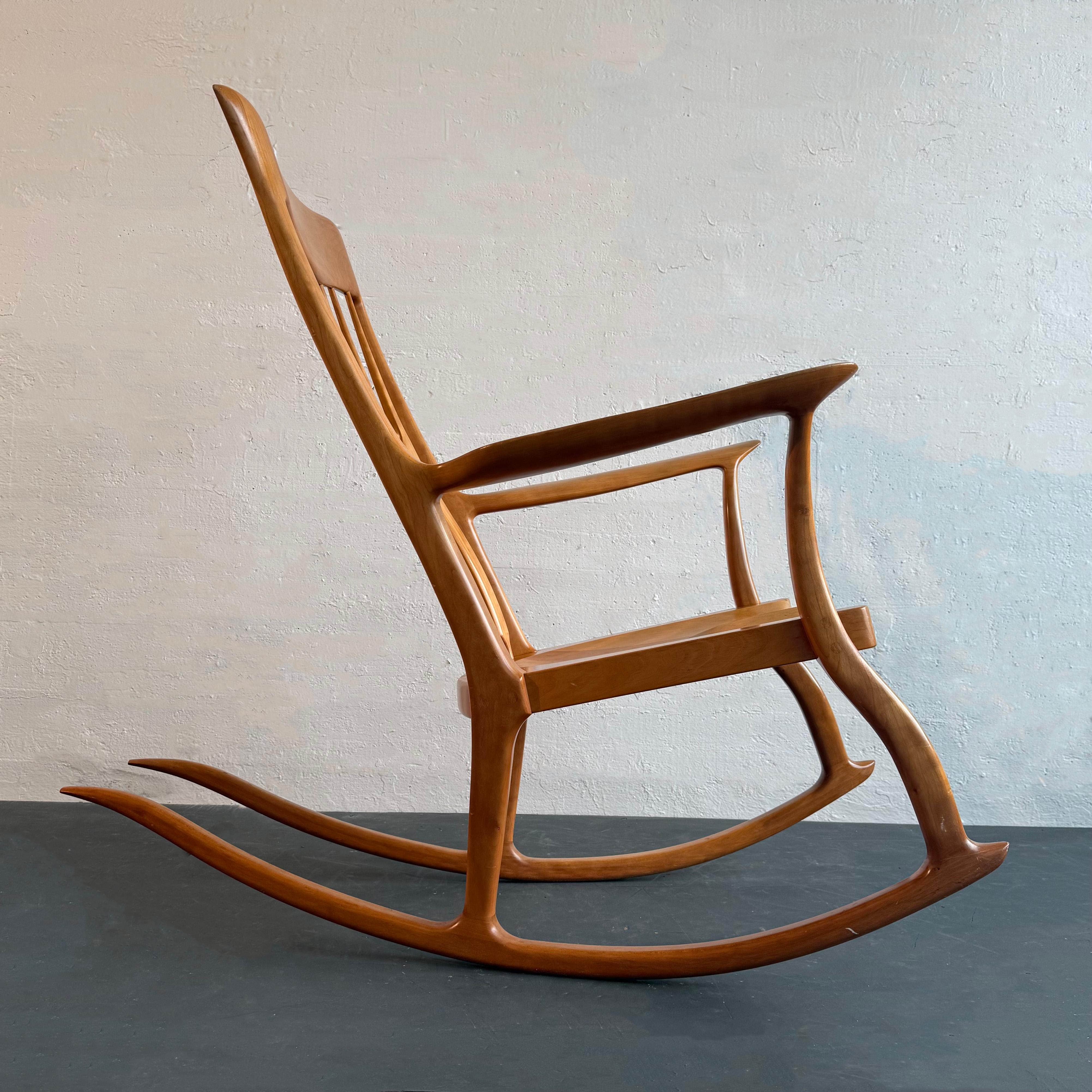 Chaise à bascule artisanale dans le style de Sam Maloof en vente 1