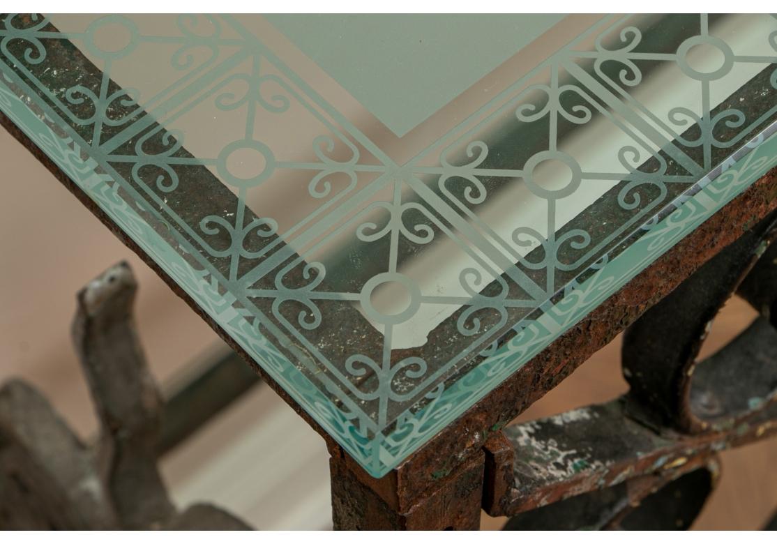 Art nouveau Table console en fer forgé et en verre fabriquée artisanalement en vente