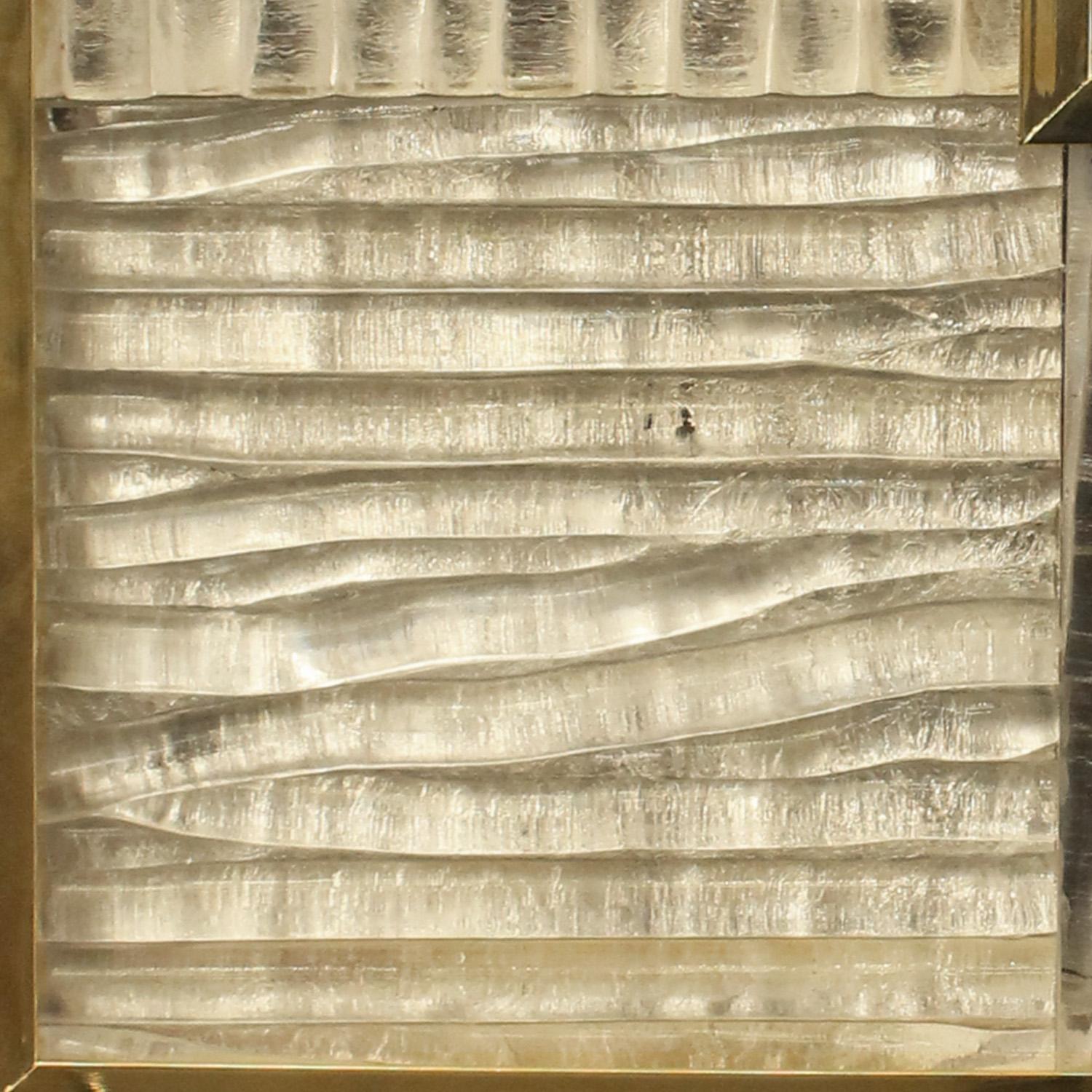 Italiano Specchio con cornice in ottone e piastrelle in vetro di Murano artigianale in vendita