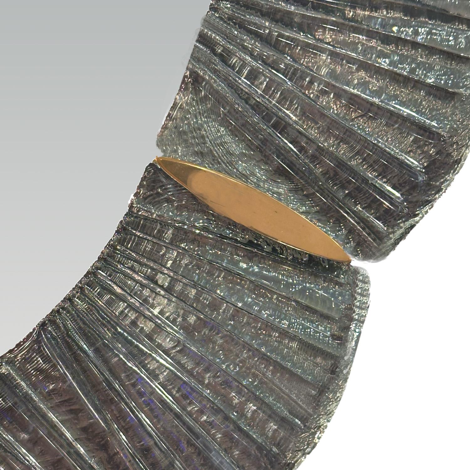 Artisan Murano Glasfliese gerahmt Spiegel mit Messing Details. (Handgefertigt) im Angebot