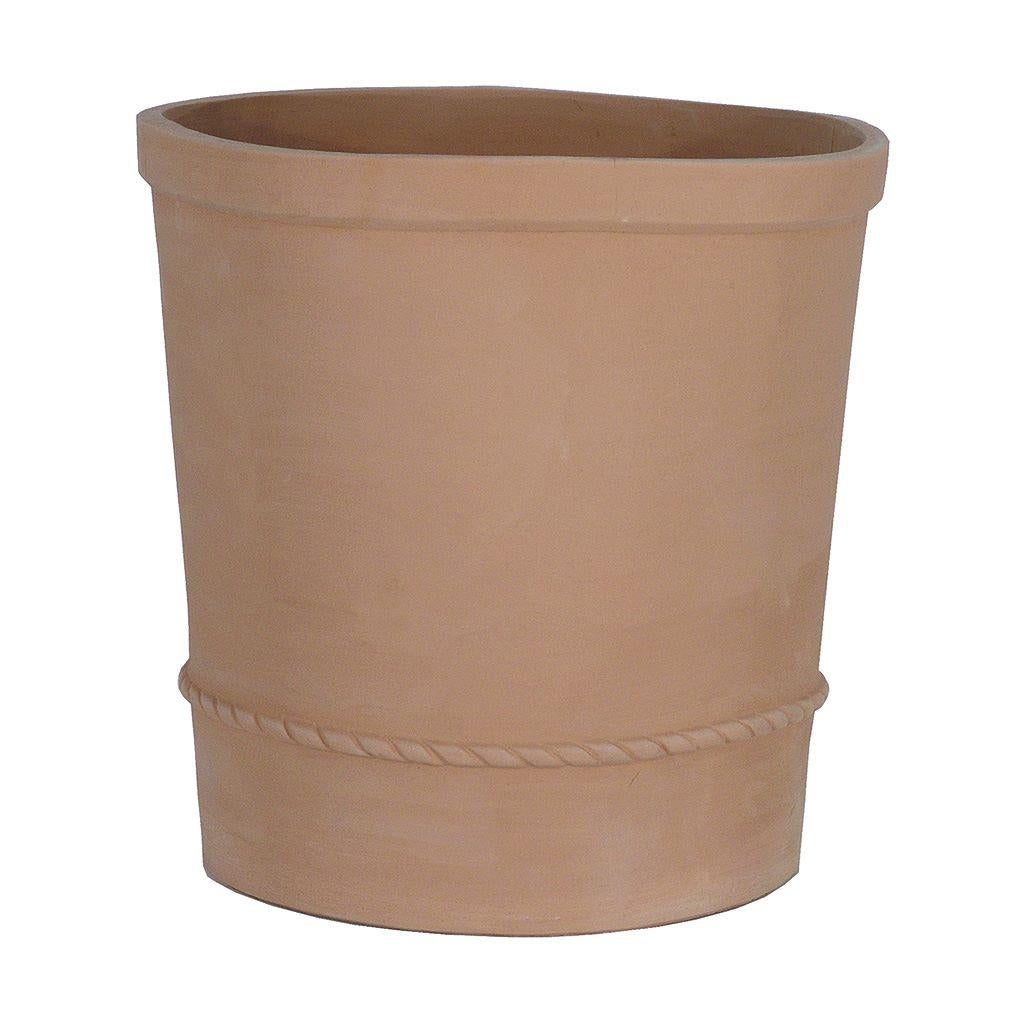 313 Eleva tu hogar o jardín con estas exquisitas macetas de terracota esmaltada de gran tamaño, cada una de ellas testimonio del arte y la dedicación de nuestro equipo de artesanos. Estas macetas no son meros recipientes para tus queridas plantas;
