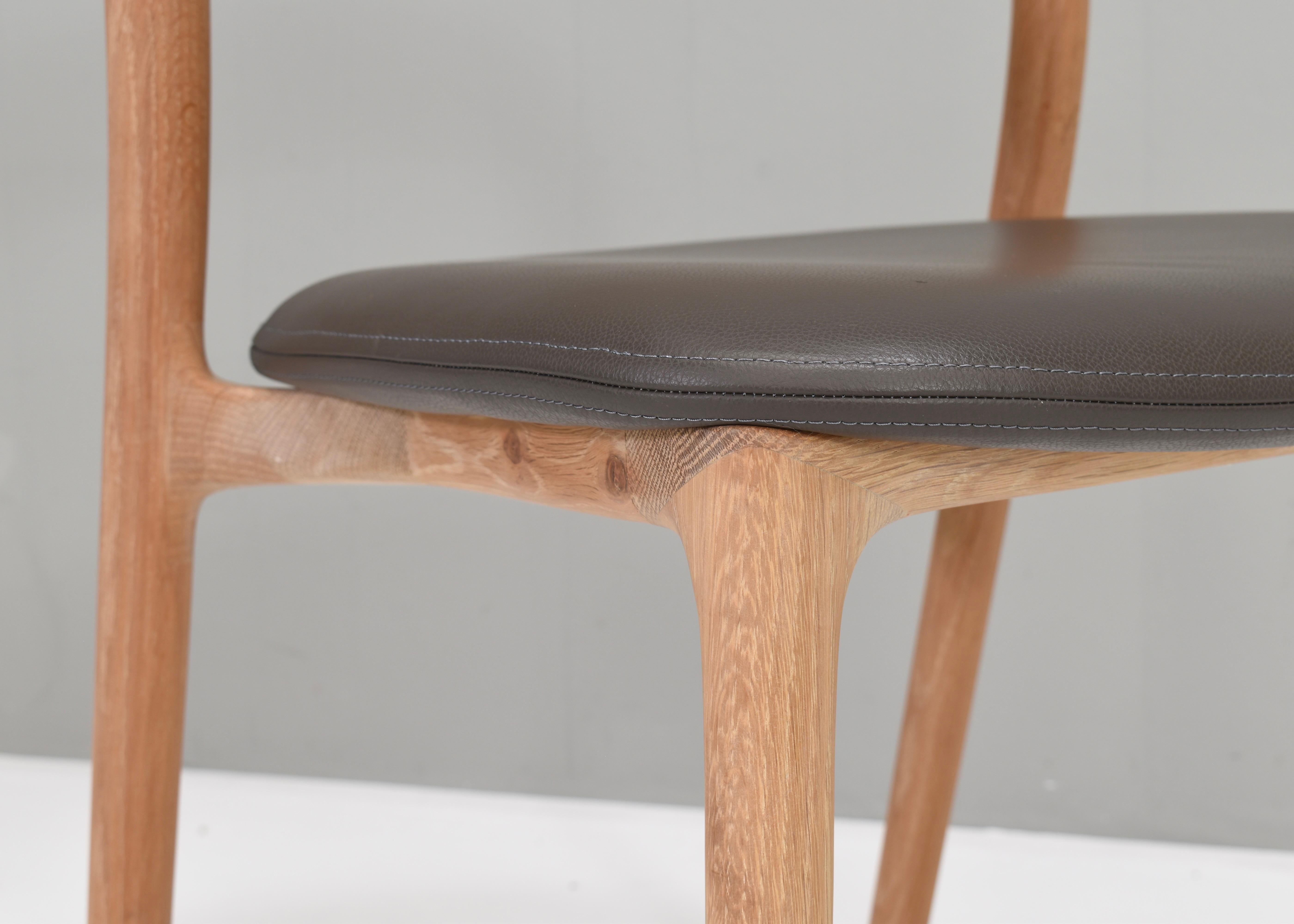 Artisan Neva light chair in oak and leather, Bosnia. For Sale 2