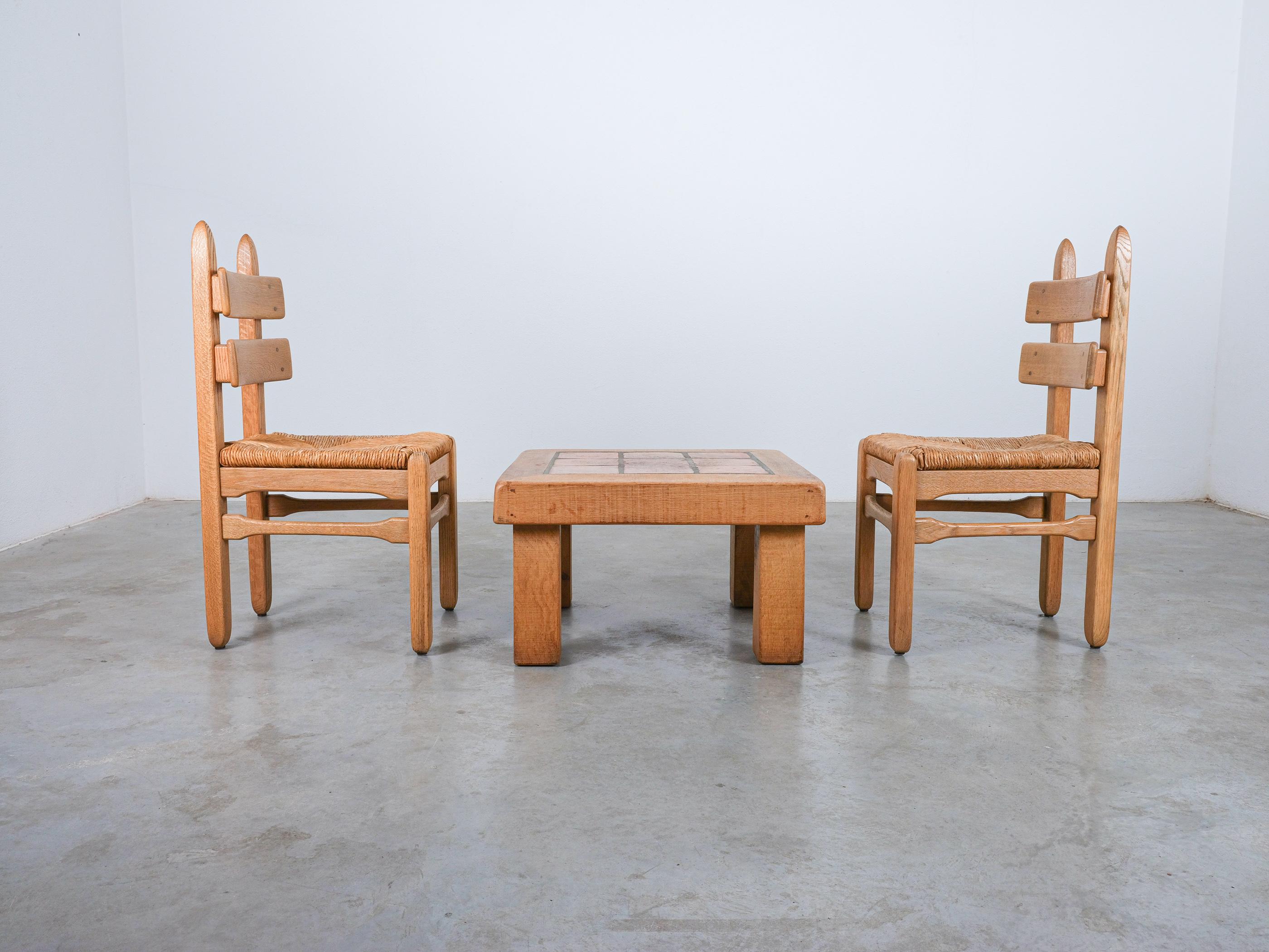 Couchtisch oder Außentisch aus handwerklichem Eichenholz mit Terrakottafliesen, Frankreich, 1950 (Moderne der Mitte des Jahrhunderts) im Angebot