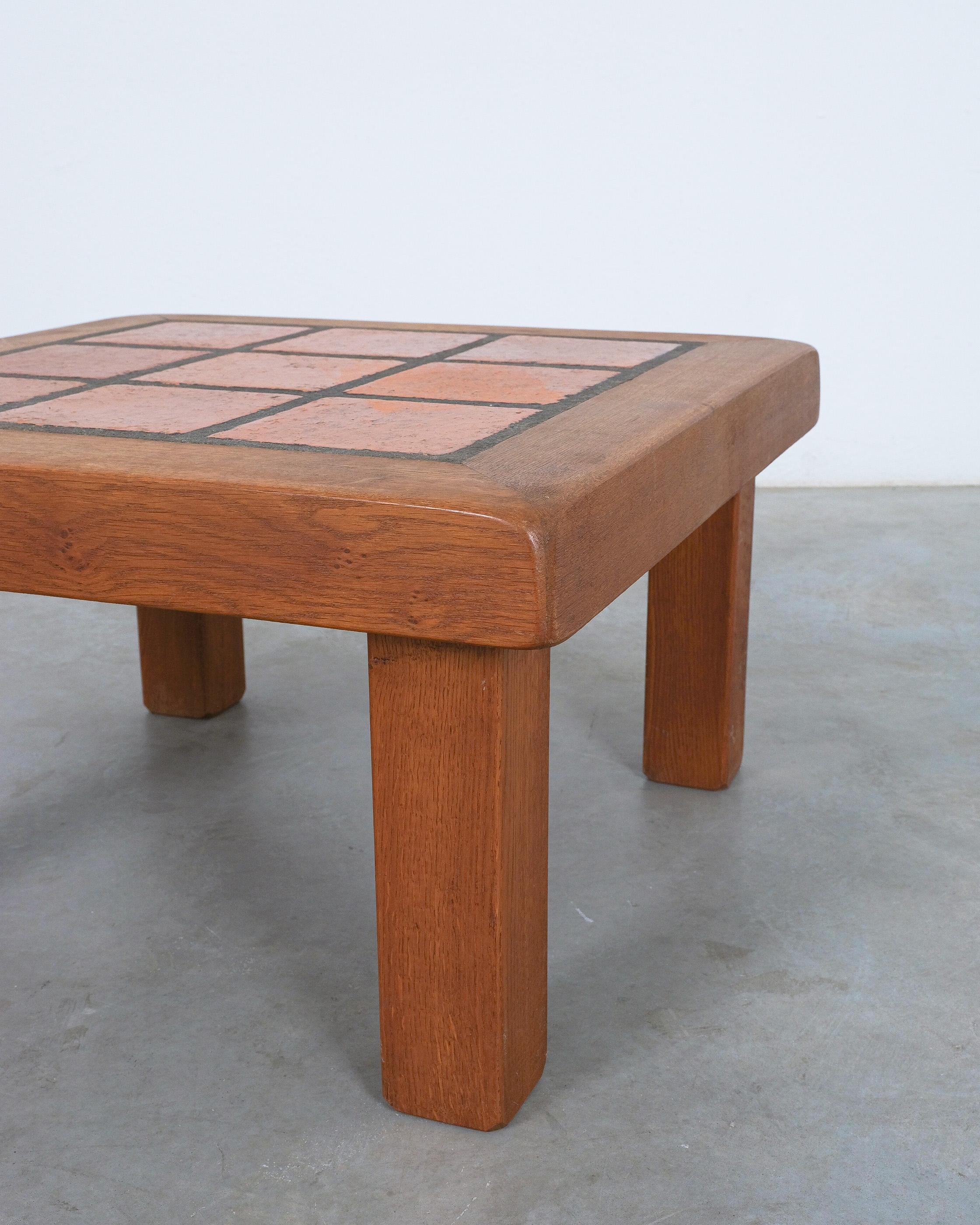 Metà XX secolo Tavolo da caffè o da esterno in terracotta di Oak Oak, Francia, 1950 in vendita