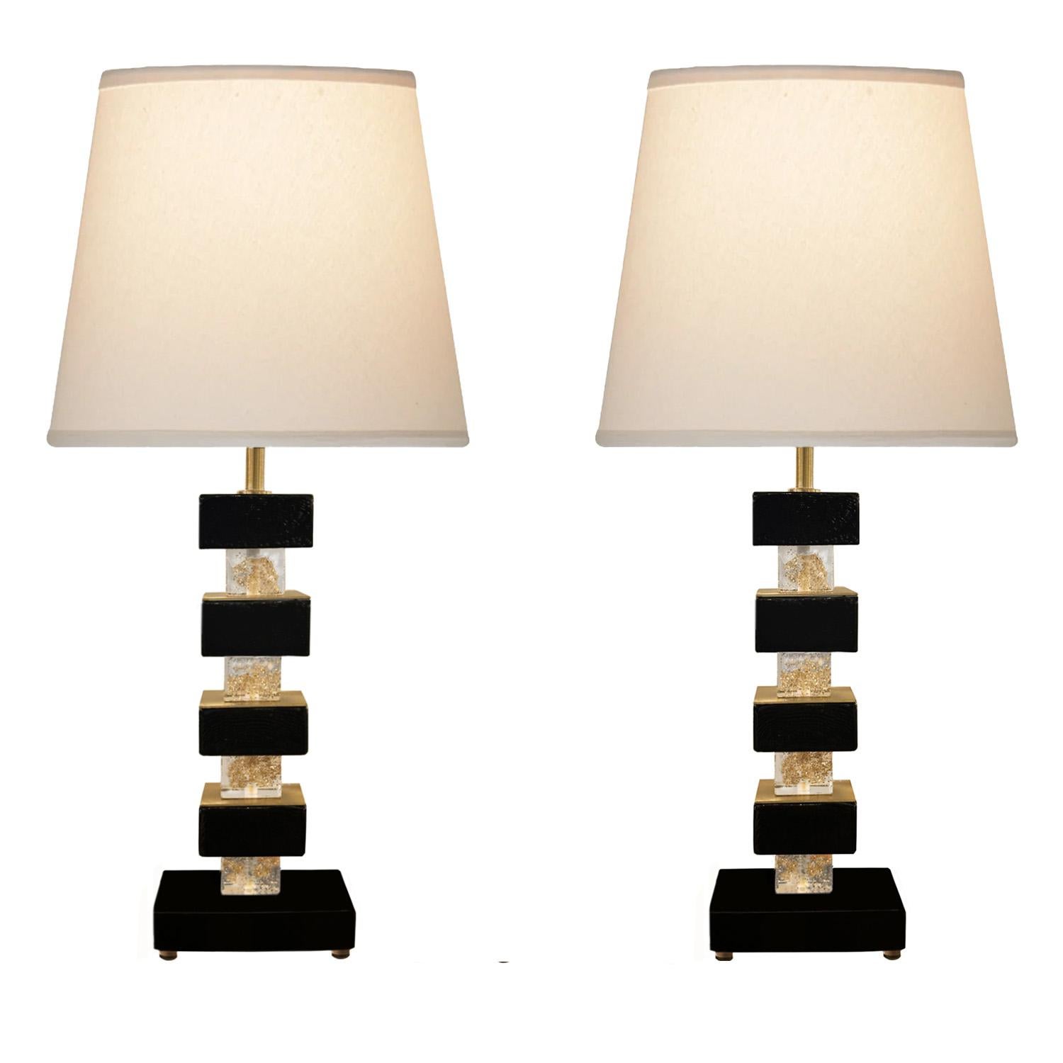 Paire de lampes de table cubiques en verre de Murano noir et transparent 2023

Abat-jour non inclus.