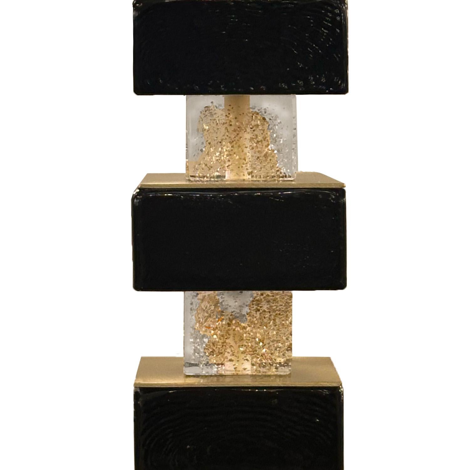 Fait main Paire de lampes de table cubiques en verre de Murano noir et transparent en vente