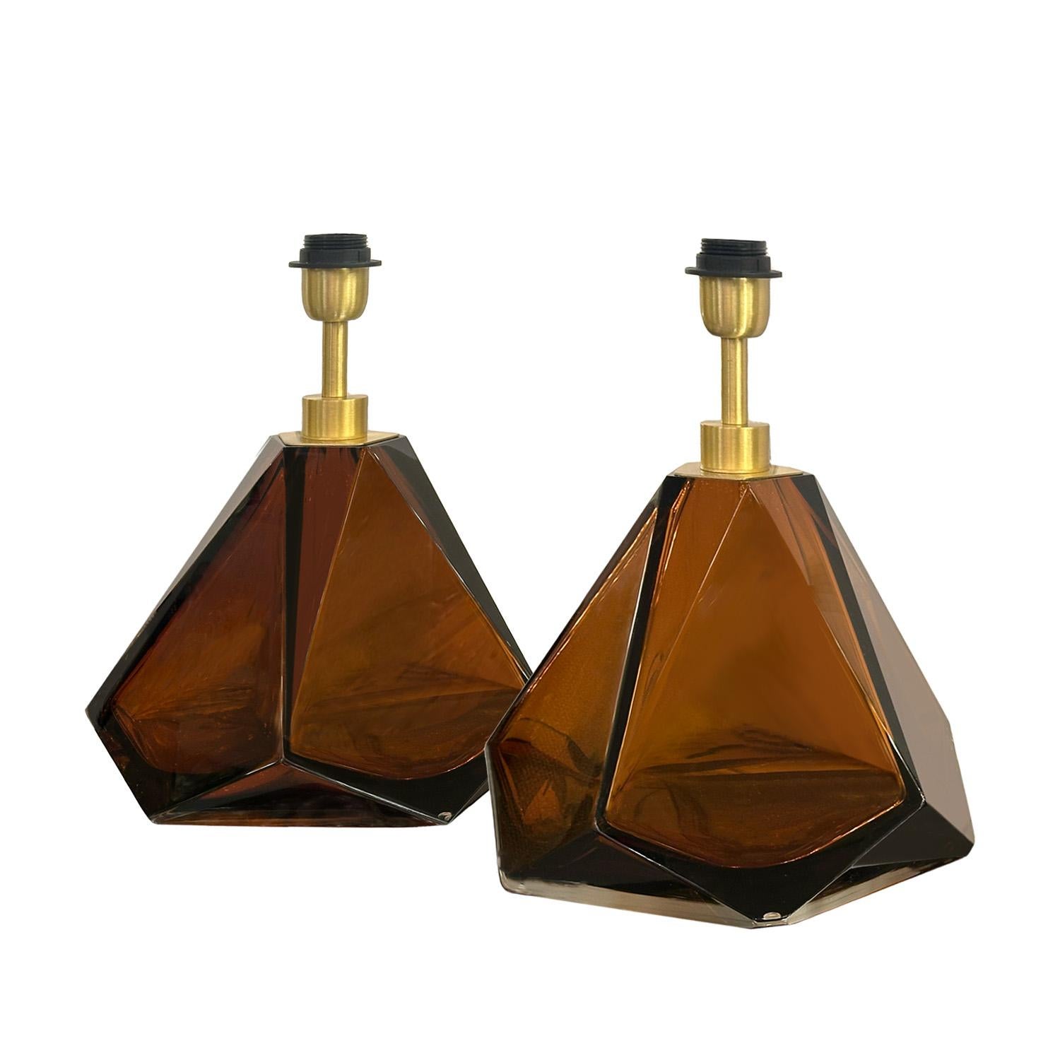 Modern Artisan Pair of Large Amber Faceted Murano Glass Table Lamps 2024 For Sale