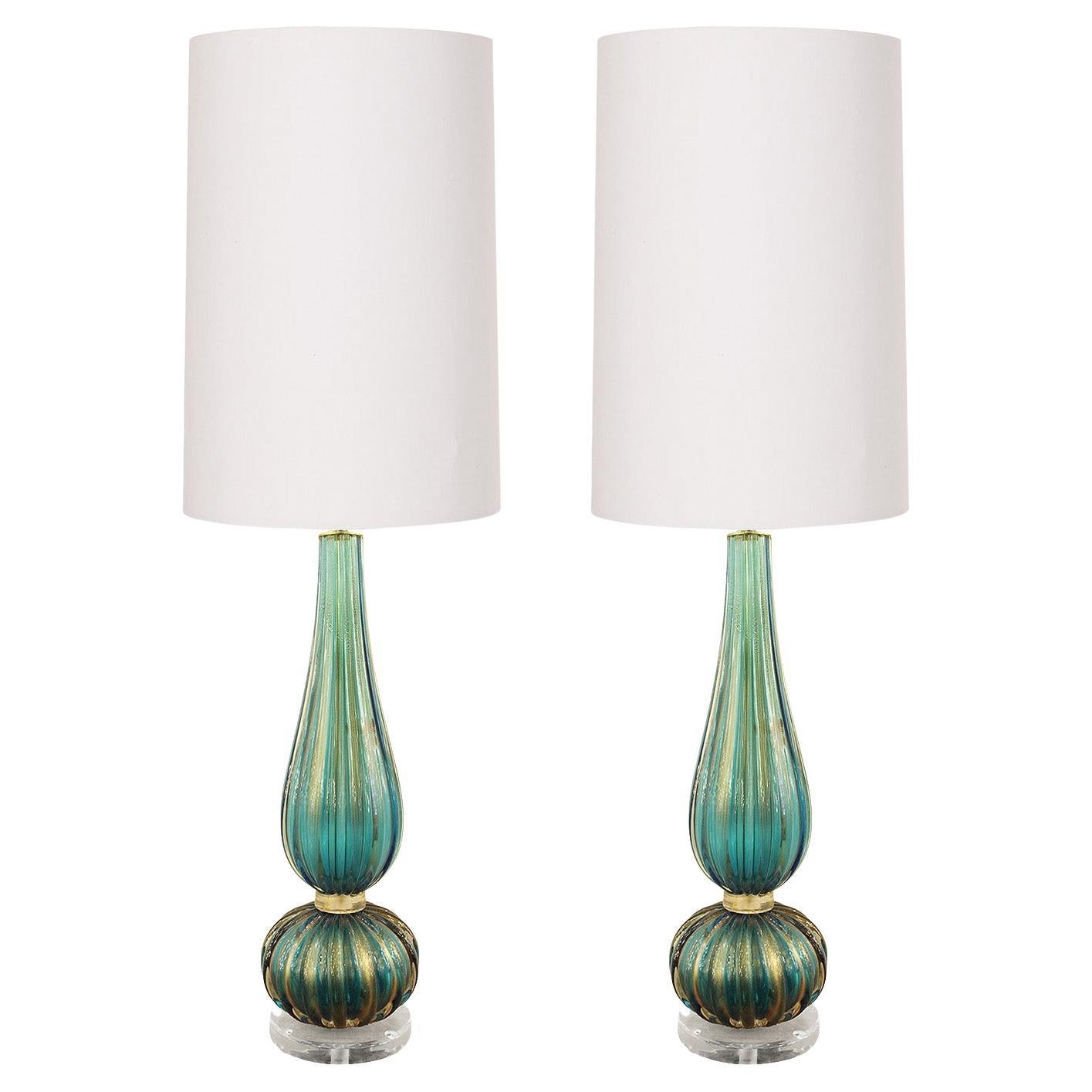 Kunsthandwerkliches Paar türkisfarbener Rigadin-Glas-Tischlampen mit Aventurina-Muster