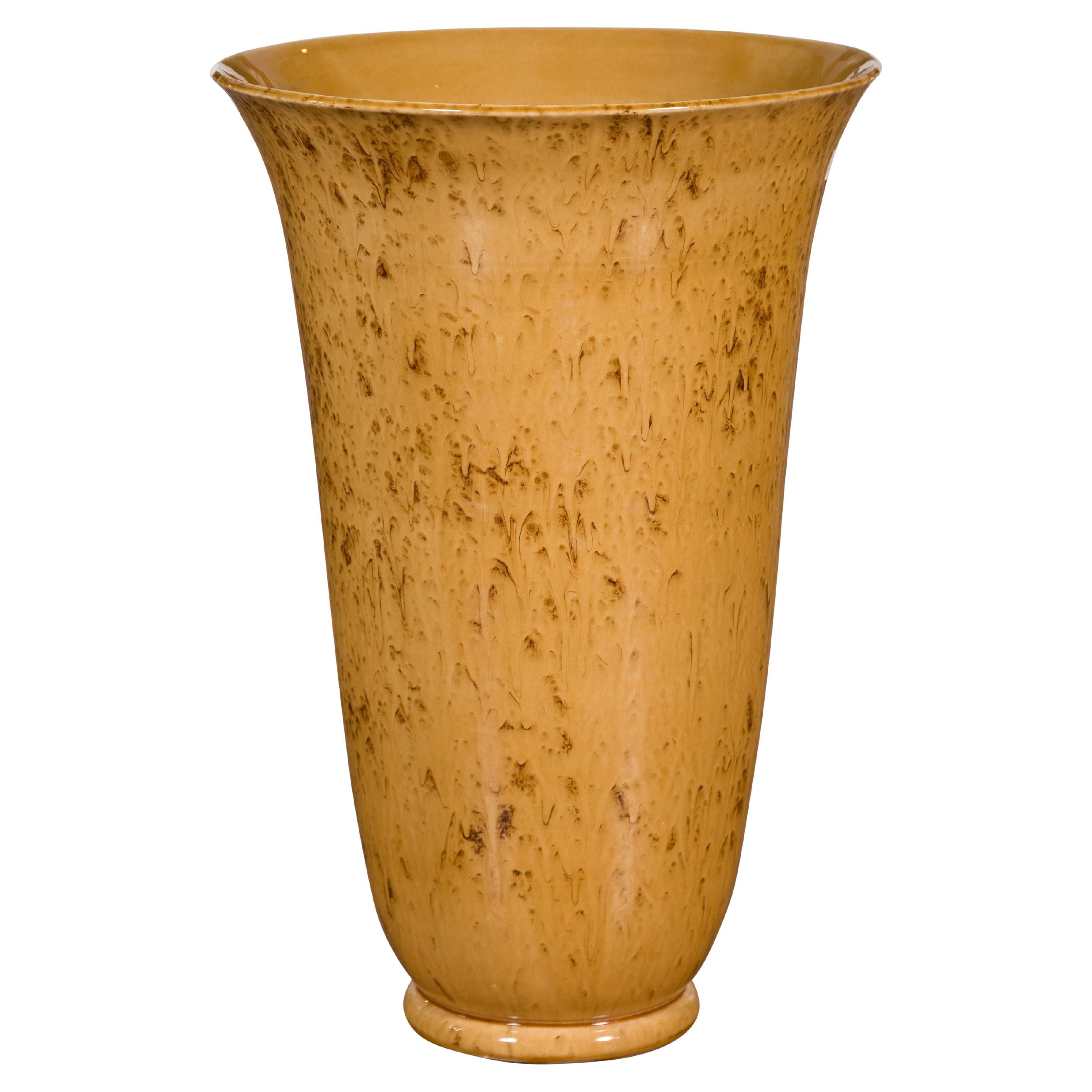 Artisan Prem Kollektion, Keramik in Flute-Form, gelbe und braune Vase im Angebot