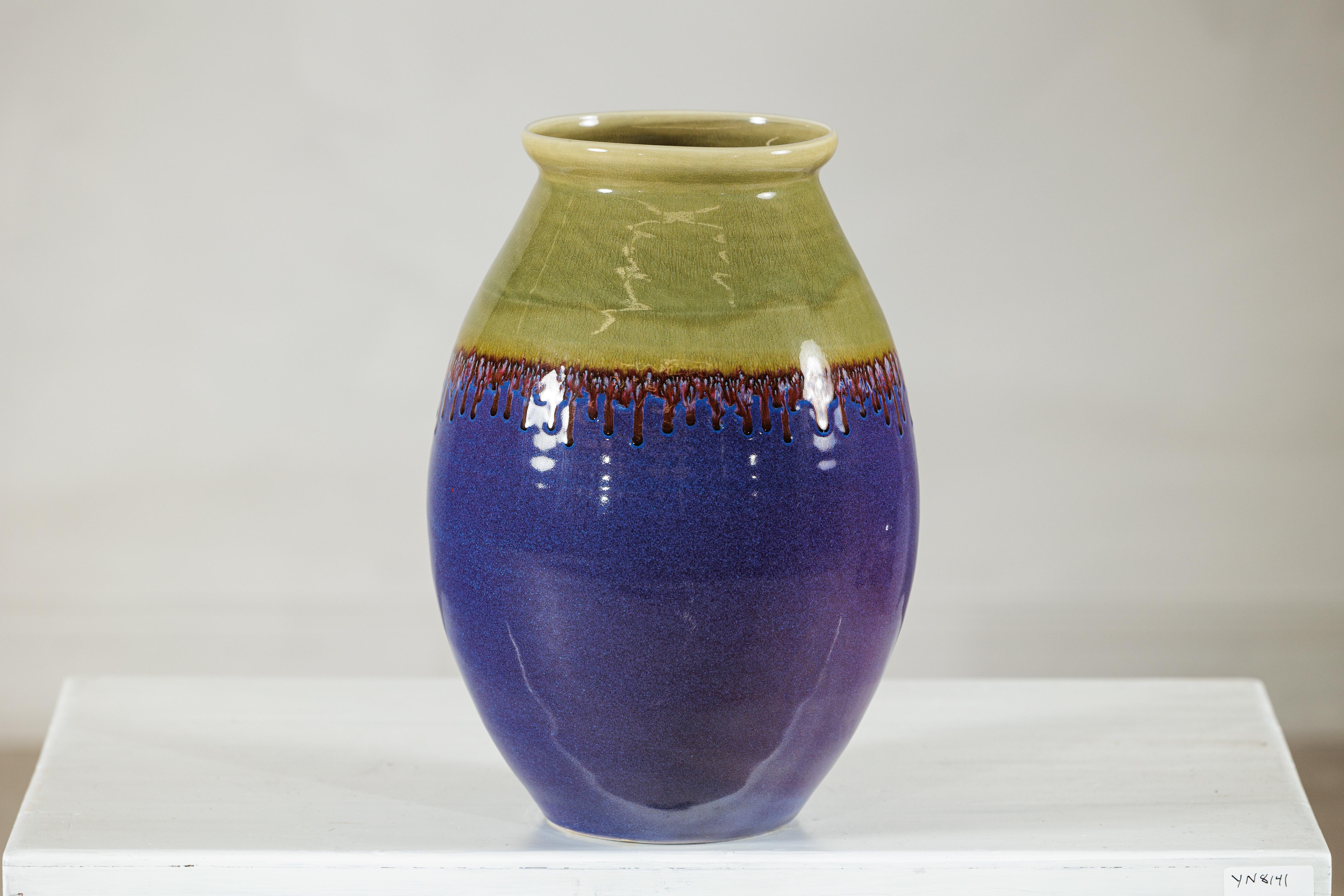 Jarrón ovoide de cerámica esmaltada artesanal morado y verde oliva con detalle de goteo Glaseado en venta