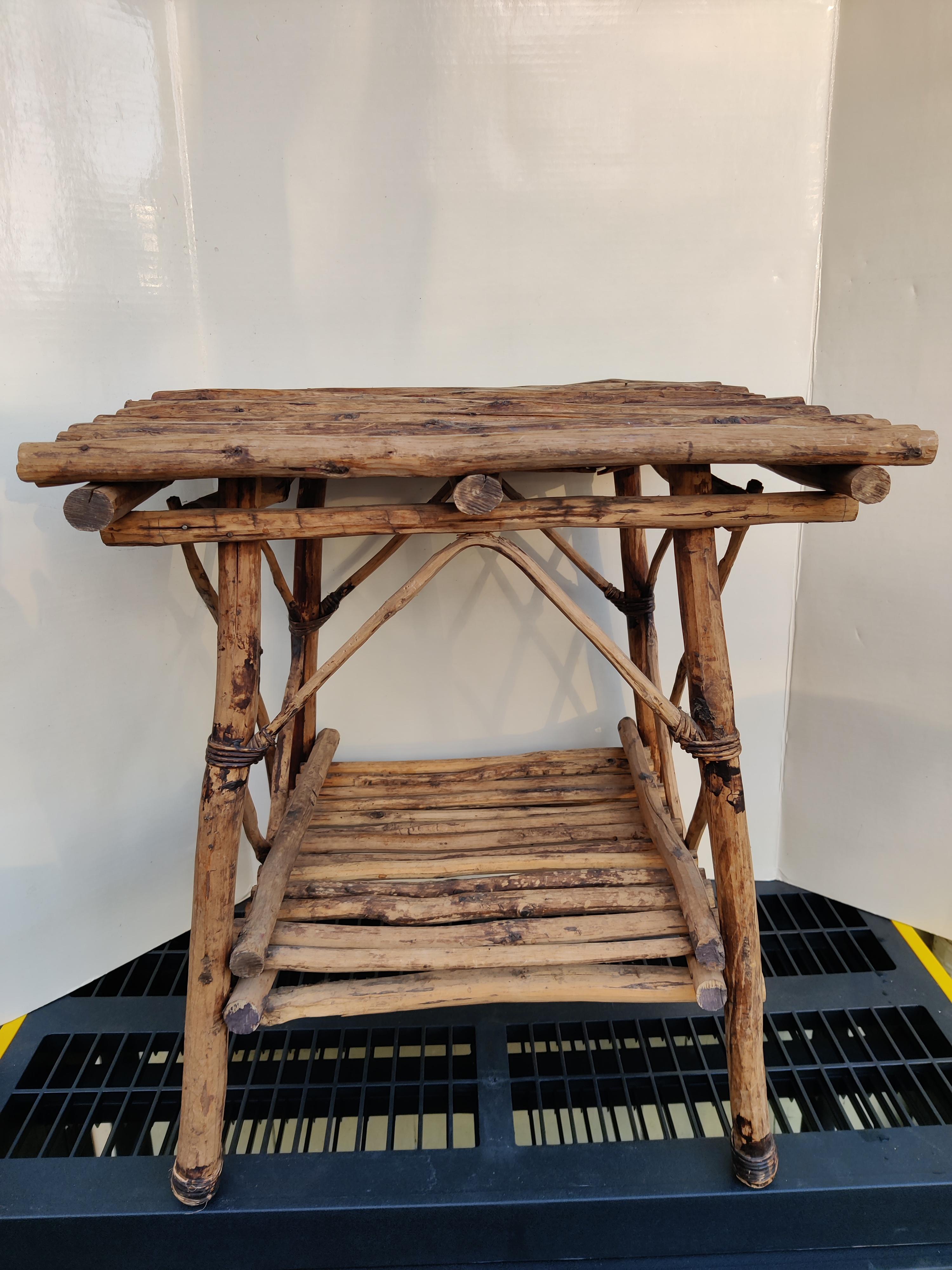 Table à brindilles rustique artisanale en vente 7