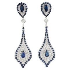 Boucles d'oreilles artisanales pendantes en or blanc 18 carats avec saphirs et diamants