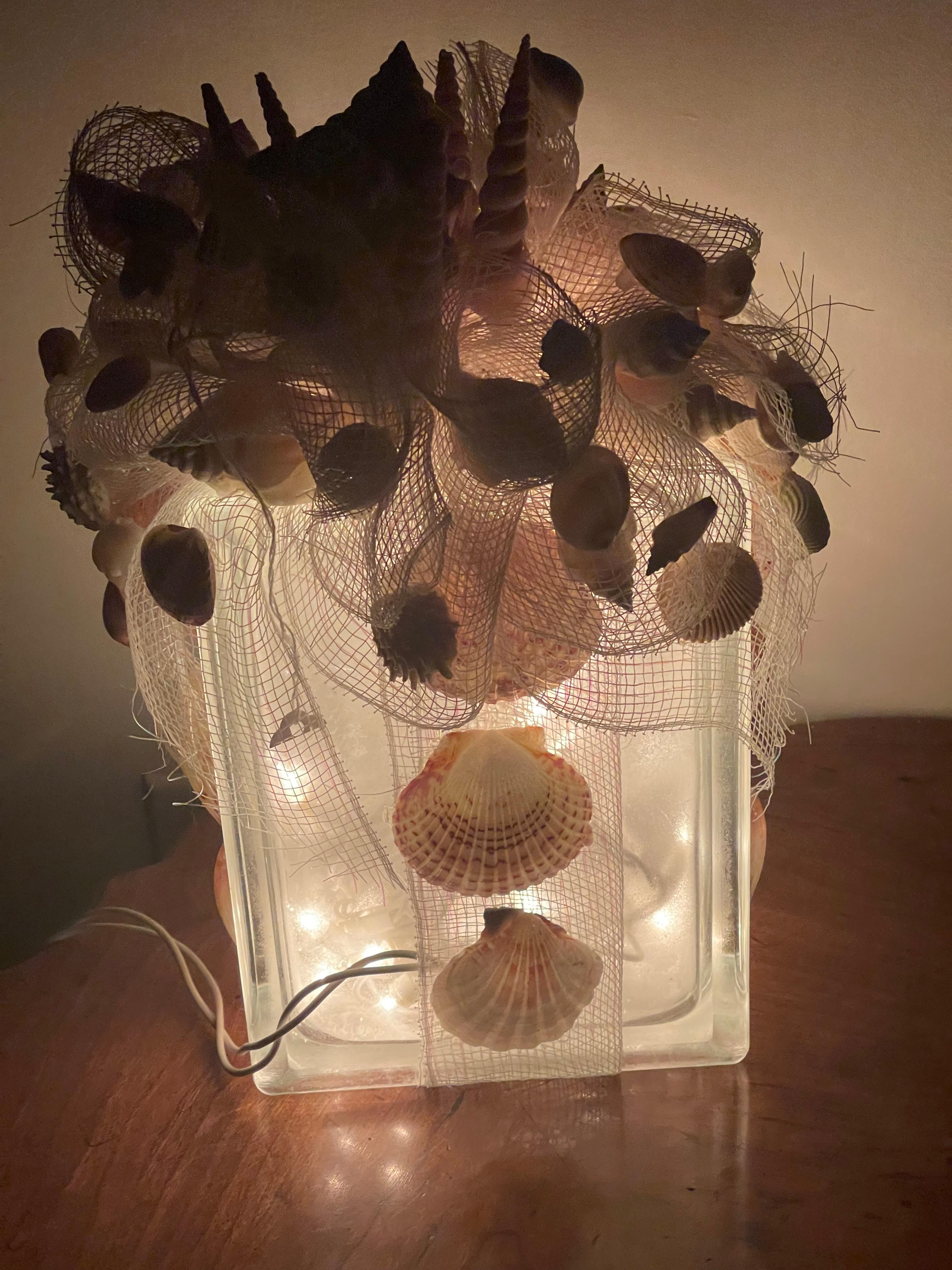 Artisan Unique Sea Shell Night Lamp Coastal In Good Condition For Sale In Boca Raton, FL