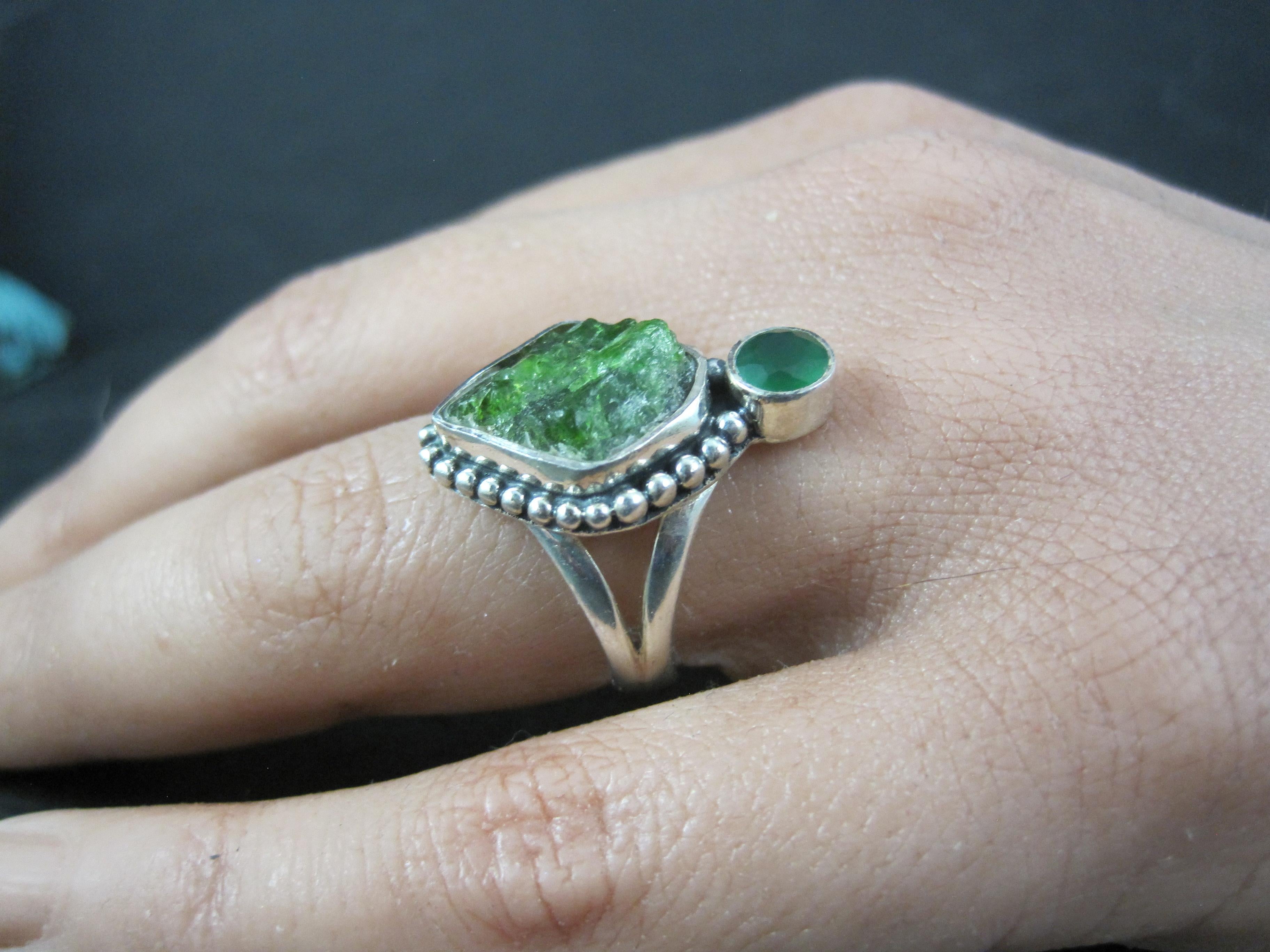 Bague Artisan en Argent Sterling Moldavite & Chrysoprase Taille 7 en vente 4