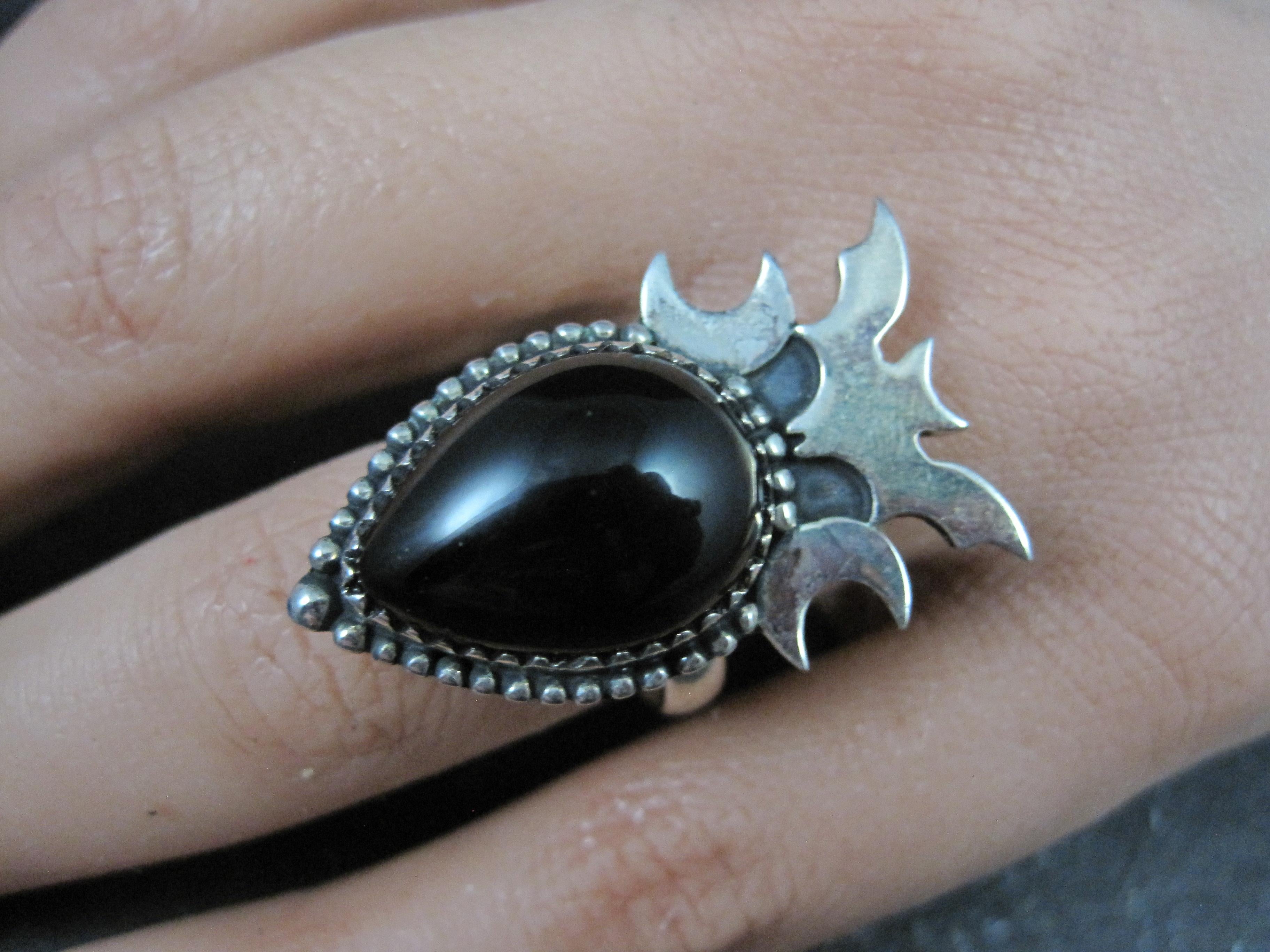 Bague chauve-souris en onyx artisanale en argent sterling Sie 8 en vente 2