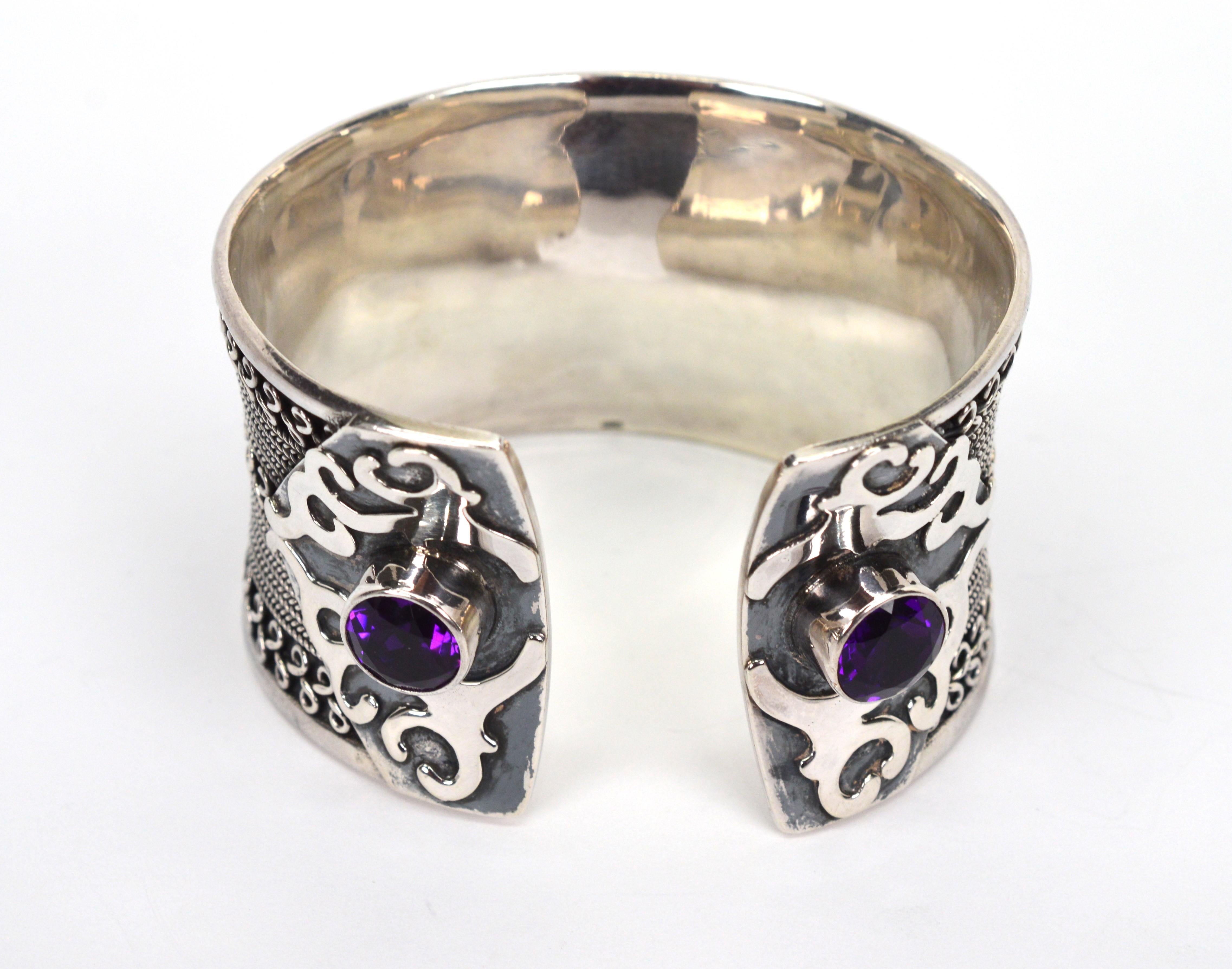 da uomo o donna Bracciale largo rustico artigianale in argento sterling con accenti di ametista in vendita