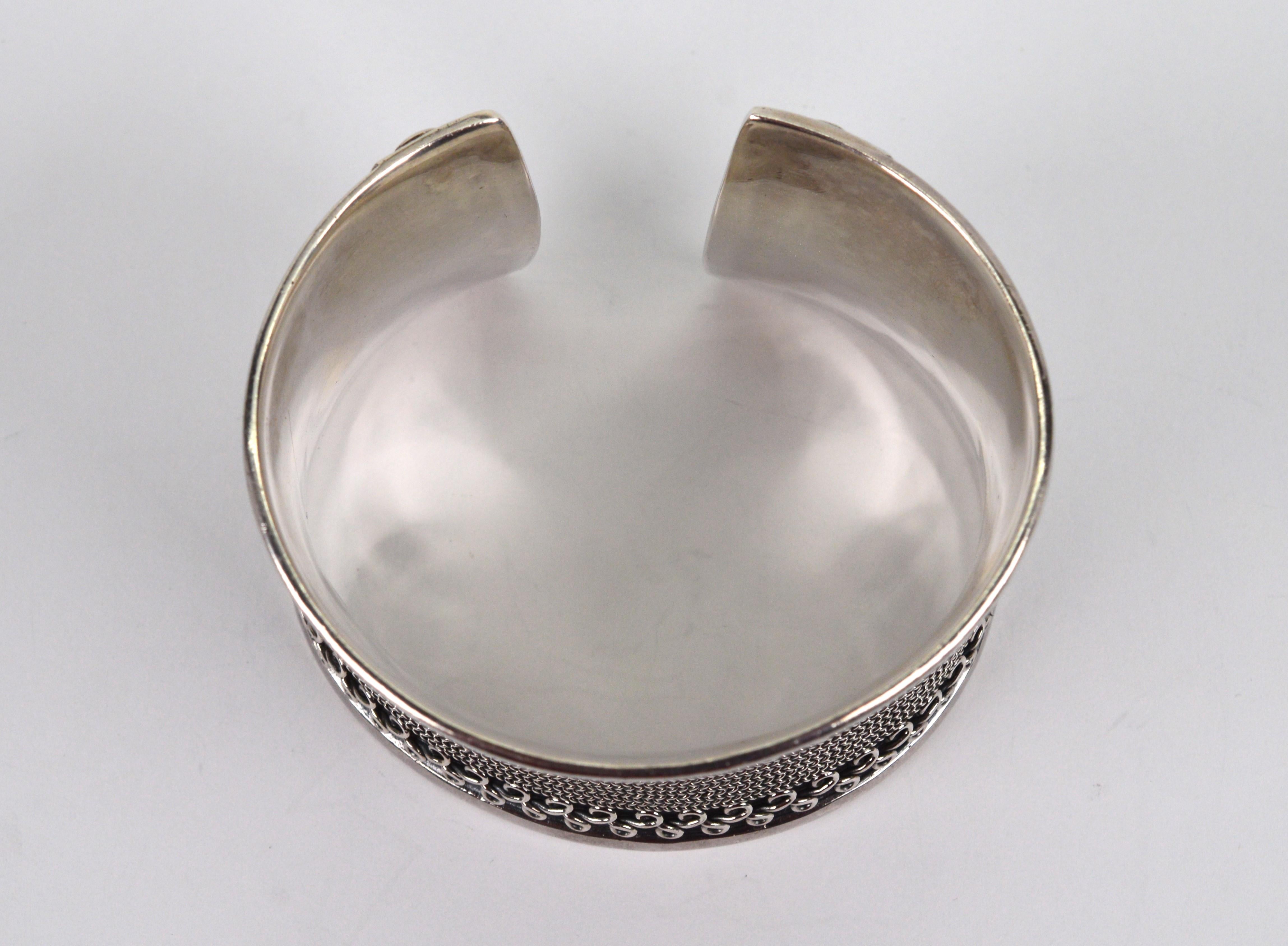 Bracciale largo rustico artigianale in argento sterling con accenti di ametista in vendita 2