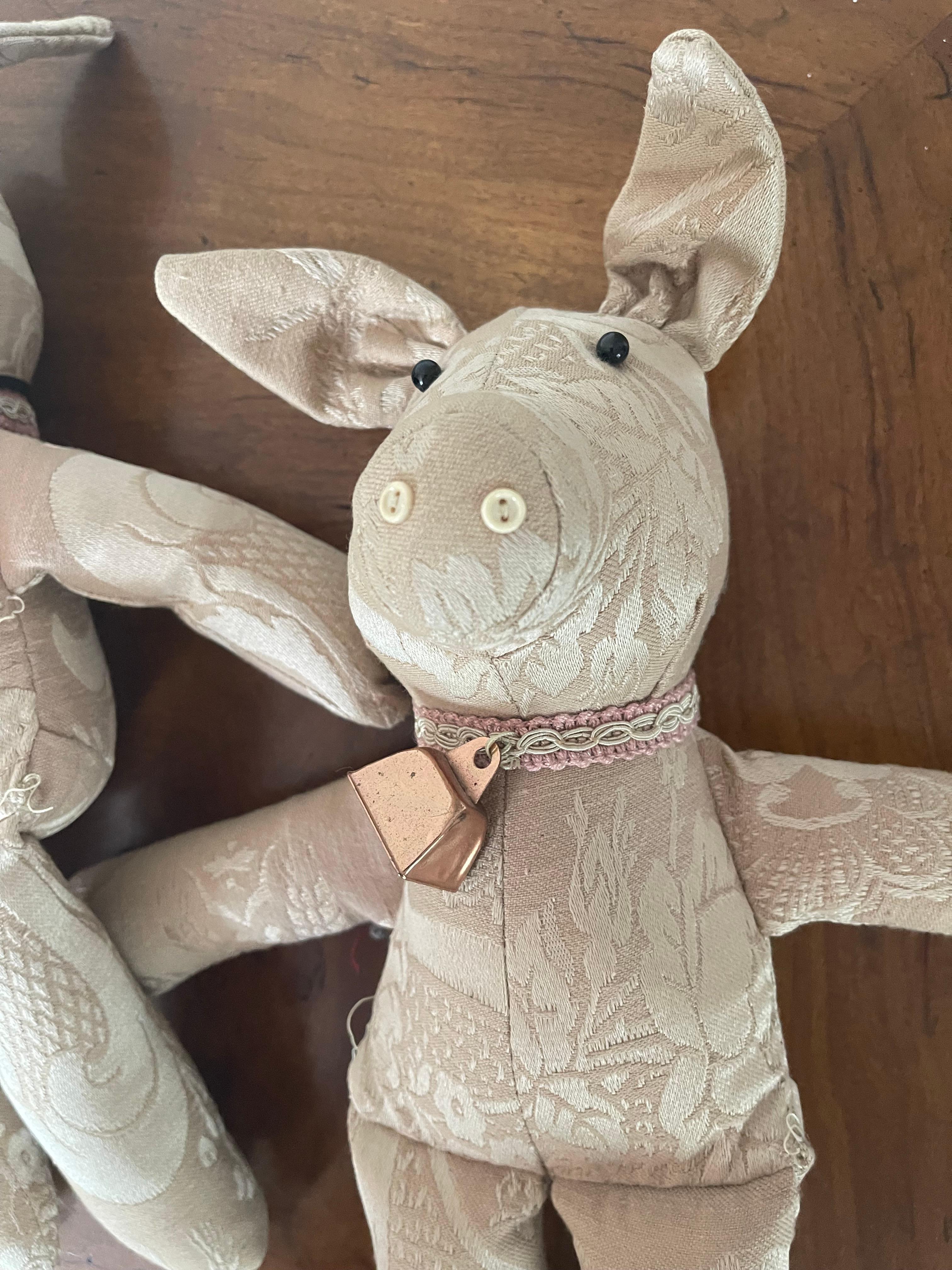 Jouets artisanaux 3 petites poupées Bon état - En vente à Boca Raton, FL