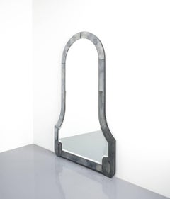 Specchio da parete artigianale in vetro neo barocco nero grigio marmo, Italia, 1980