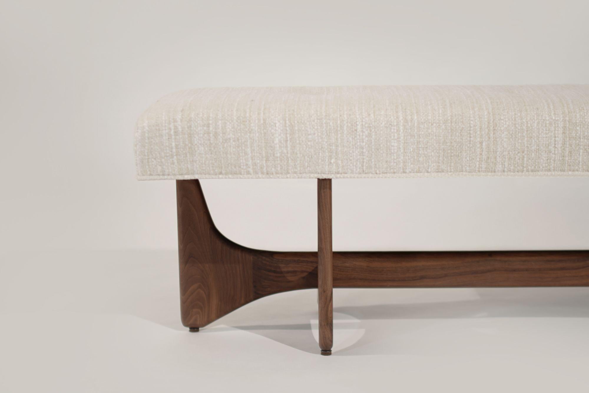 Banc artisanal en noyer naturel en vente 1