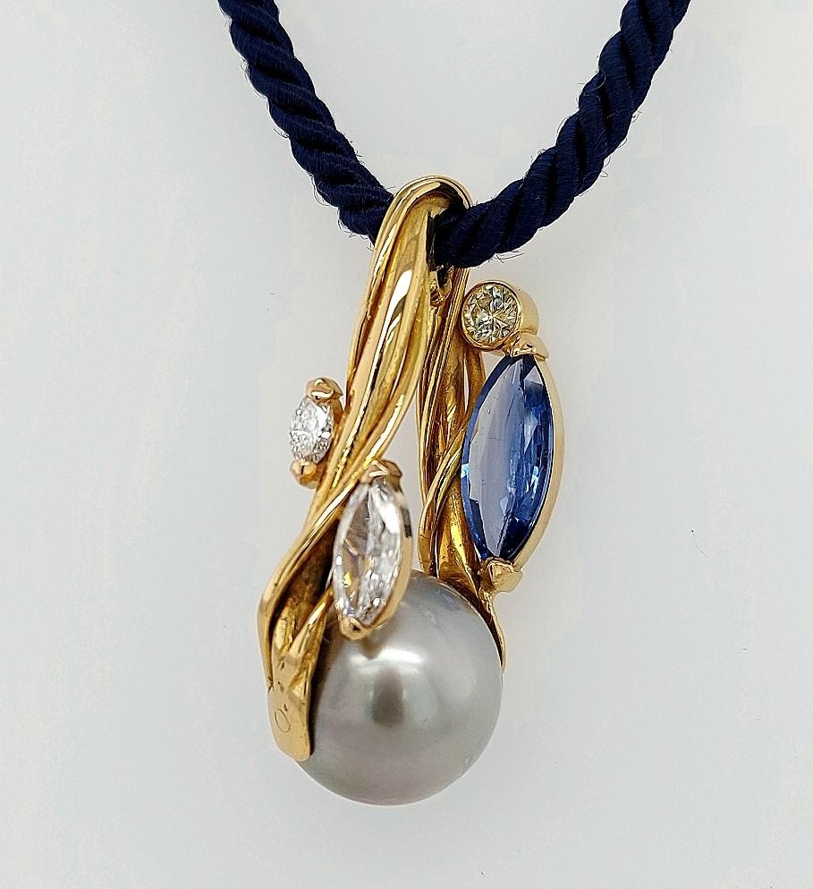  18kt Yellow Gold Artisanal De Saedeleer Necklace Tahiti Pearl, Sapphire Diamond For Sale 6