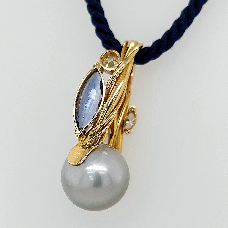  18kt Yellow Gold Artisanal De Saedeleer Necklace Tahiti Pearl, Sapphire Diamond For Sale 7