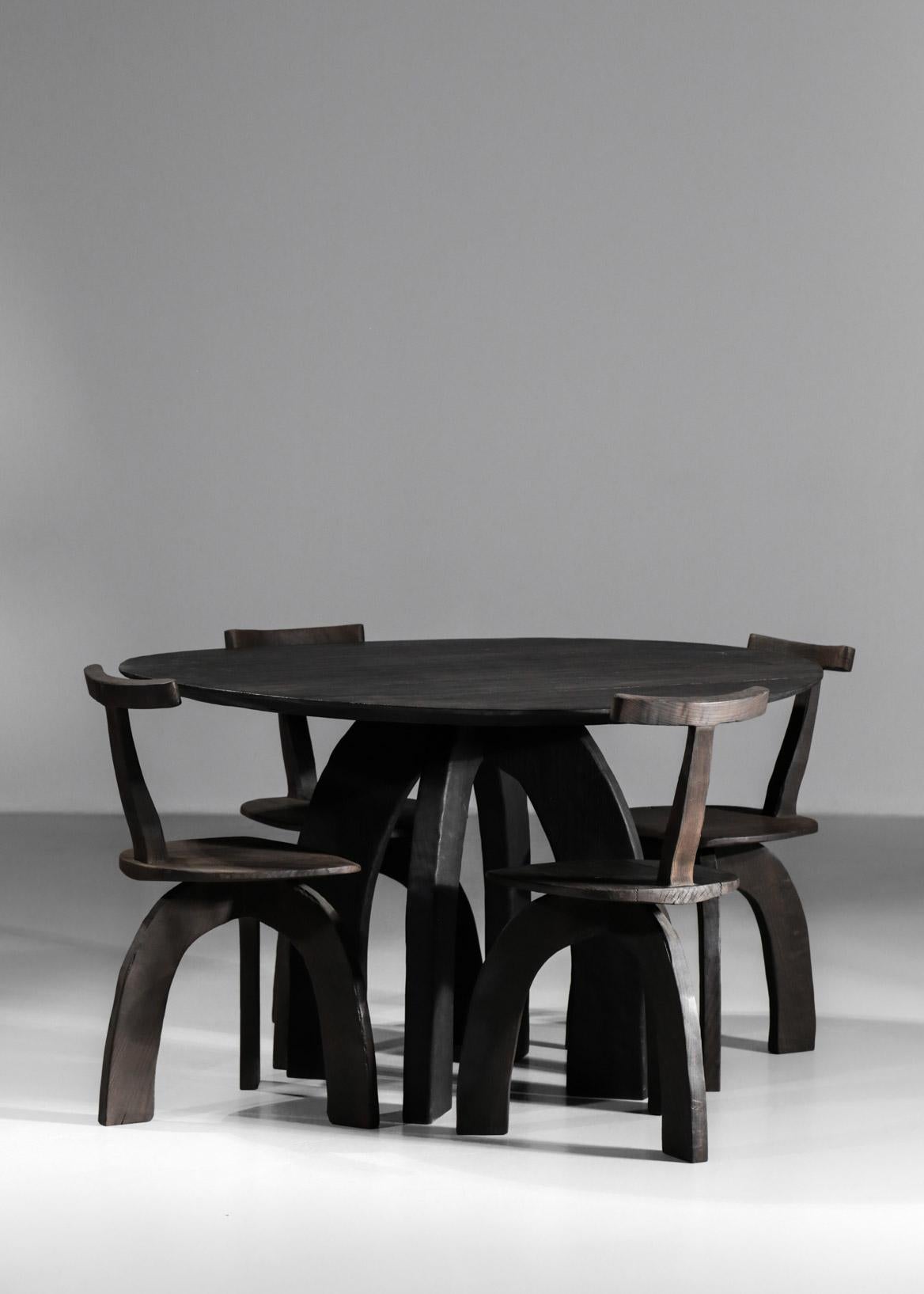 Kunsthandwerkliches Esstisch-Set aus rundem Tisch und Stühlen von Vincent Vincent, 80/20, gebranntes Holz im Angebot 4