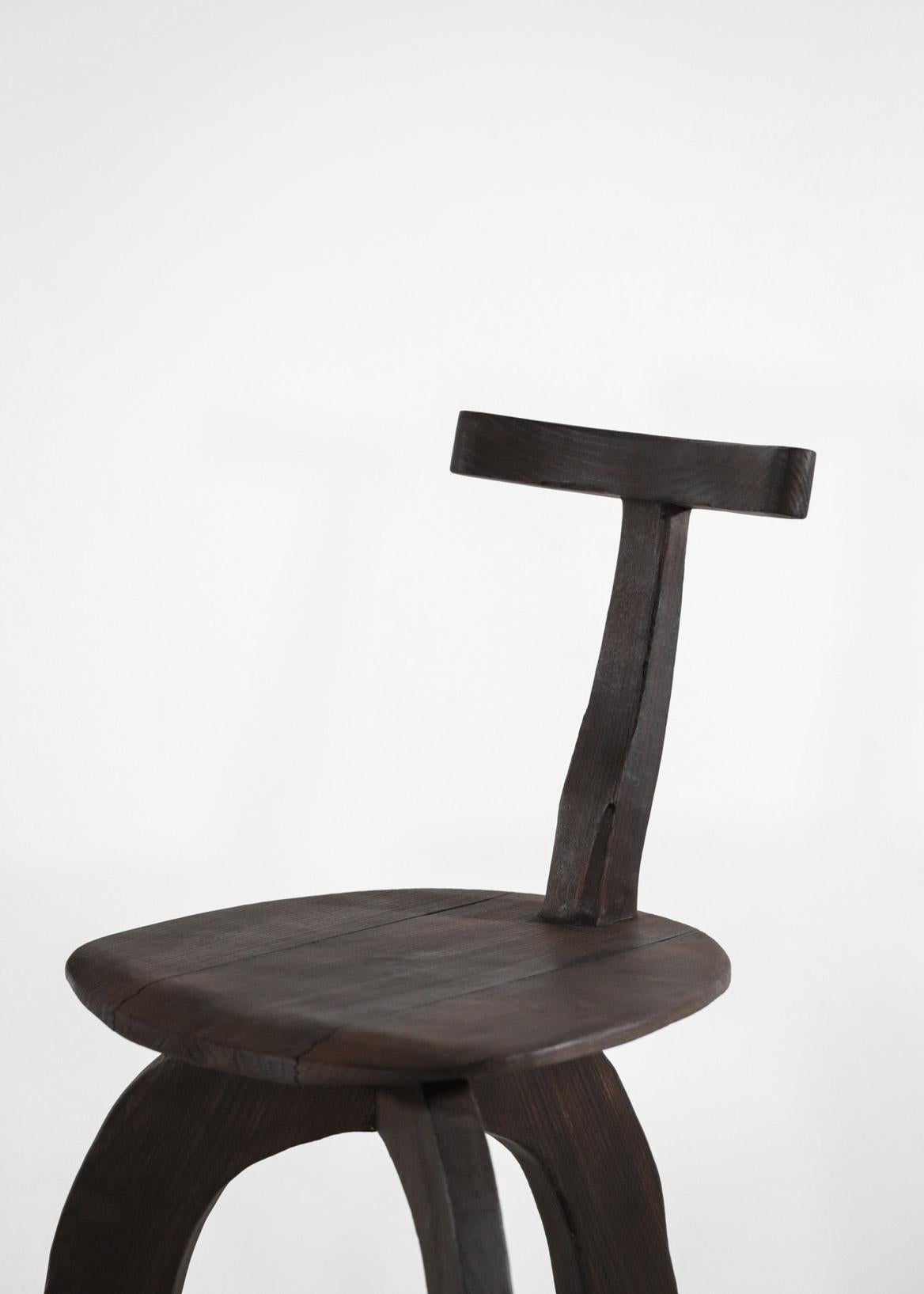 Kunsthandwerkliches Esstisch-Set aus rundem Tisch und Stühlen von Vincent Vincent, 80/20, gebranntes Holz im Angebot 9