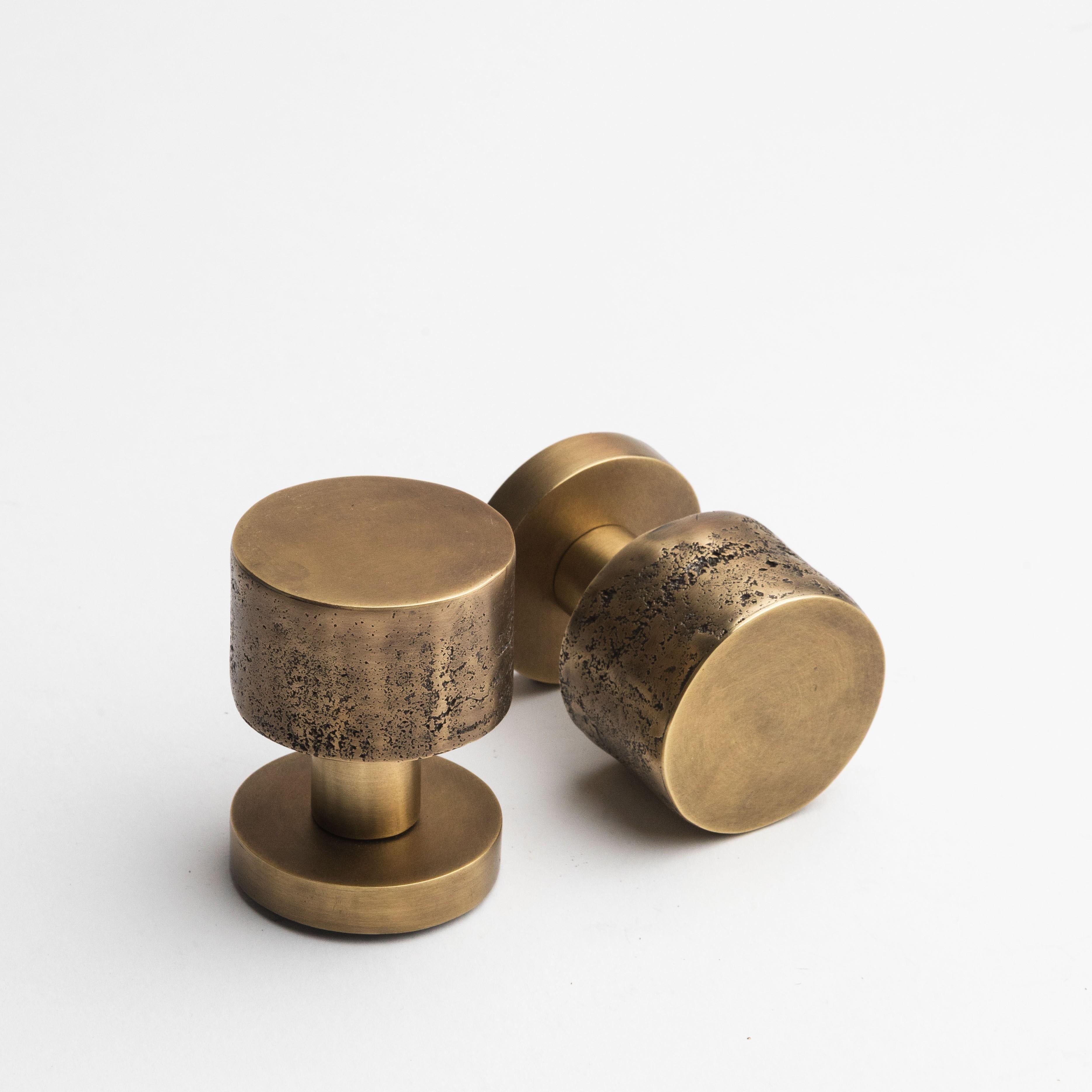 Artisanal door handle knobs with rich textures and balanced lines   ø 6 cm x H 7 In New Condition For Sale In Marrakech, MA