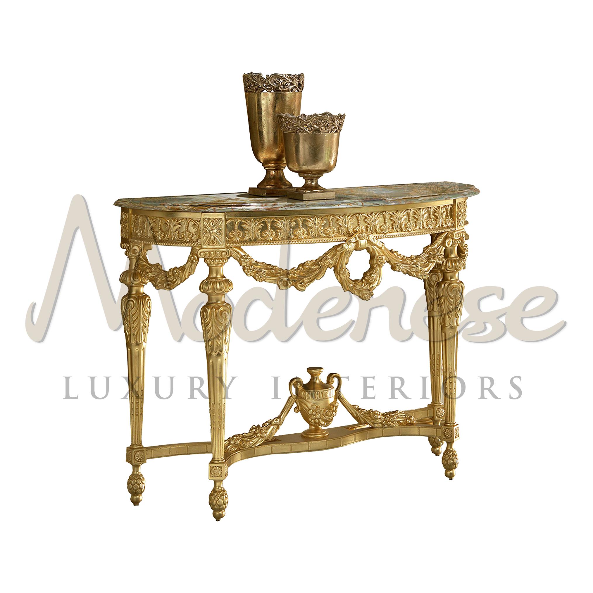 Poli Console Empire artisanale en feuille d'or avec plateau en marbre et sculptures faites à la main en vente