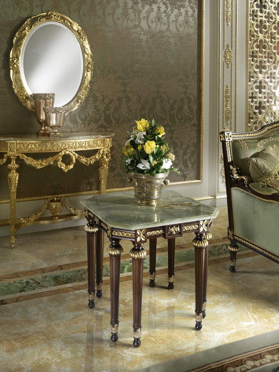 Artisanal Empire Console in Gold Leaf with Marble Top and Handmade Carvings In New Condition For Sale In PADOVA, Italy