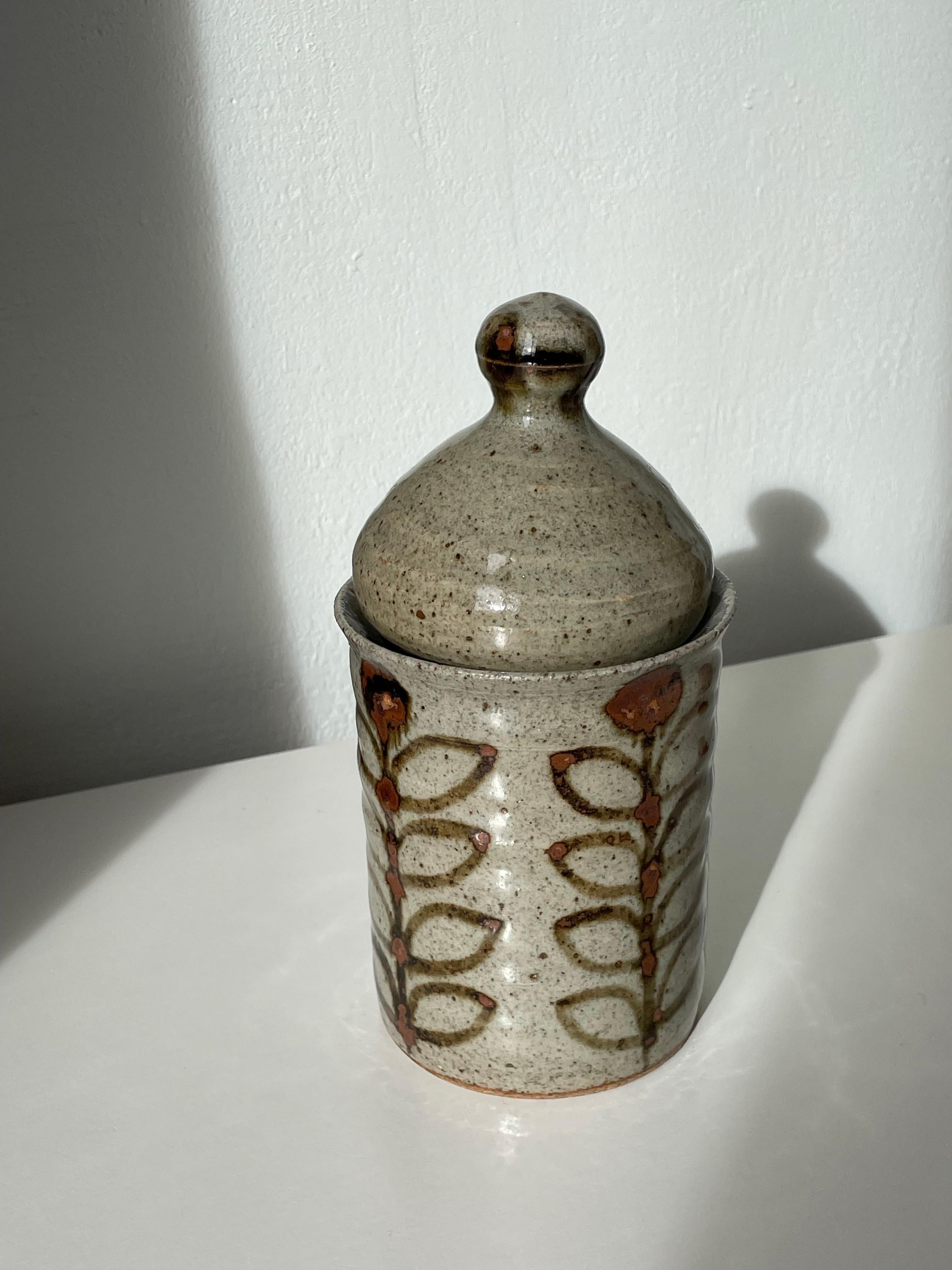 Artisanal French Vintage Ceramic Earthtone Lidded Jar In Good Condition For Sale In Copenhagen, DK