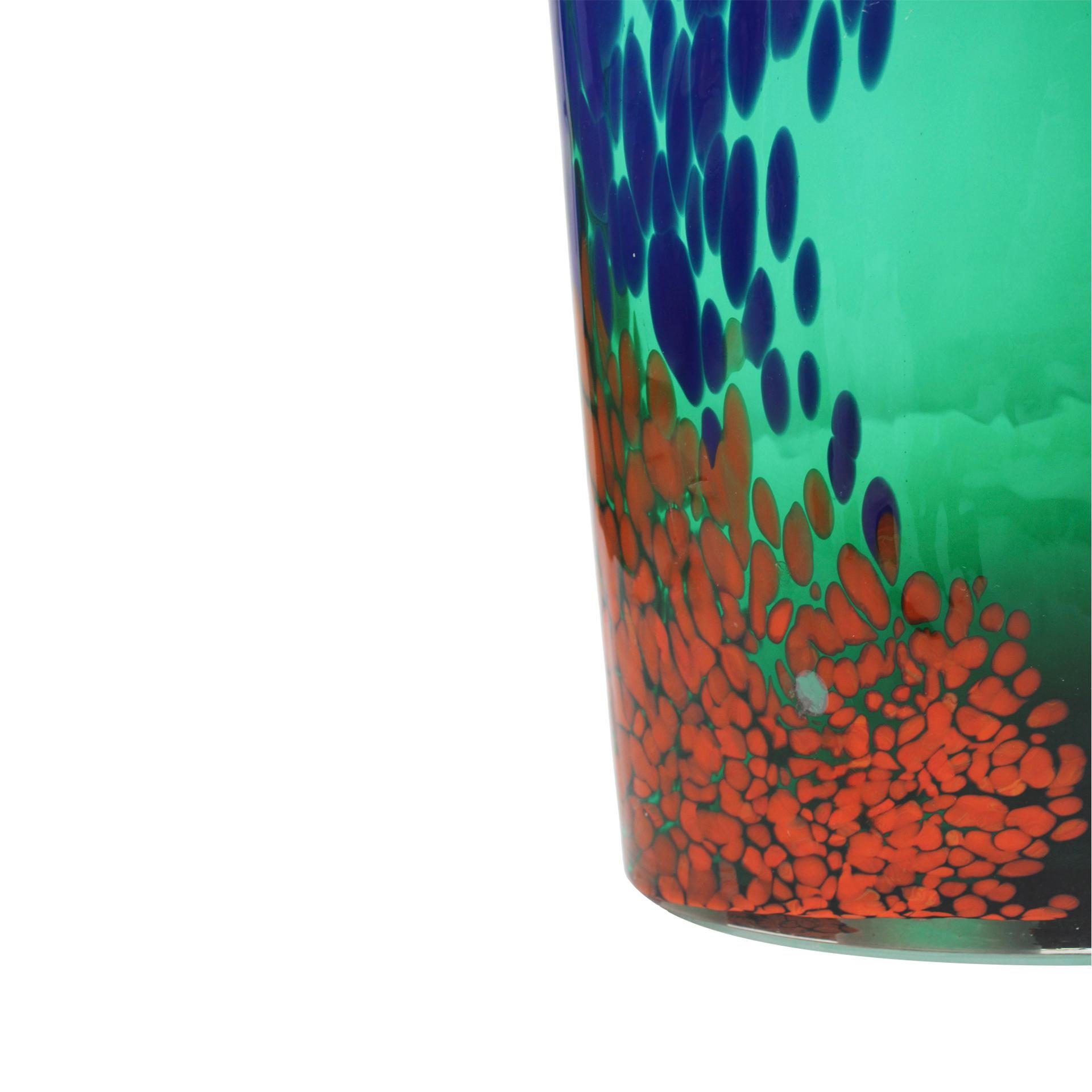 Kunsthandwerkliche Vase aus grünem Muranoglas, 1970er Jahre Italienisches Design im Angebot 4