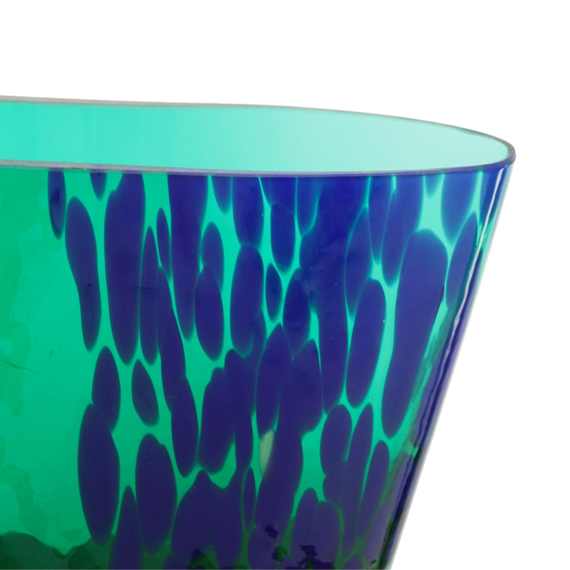 Kunsthandwerkliche Vase aus grünem Muranoglas, 1970er Jahre Italienisches Design im Angebot 5