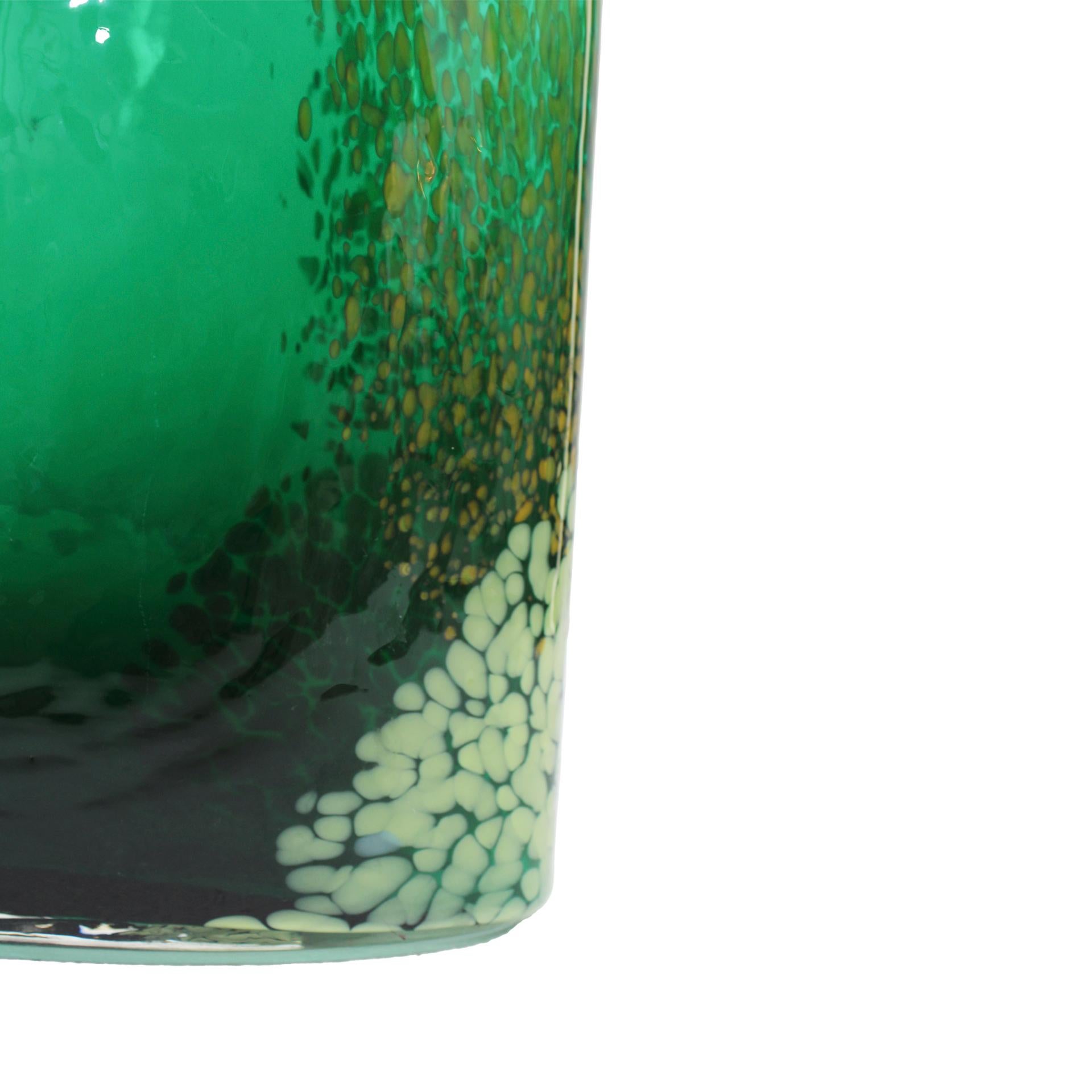 Kunsthandwerkliche Vase aus grünem Muranoglas, 1970er Jahre Italienisches Design im Angebot 2