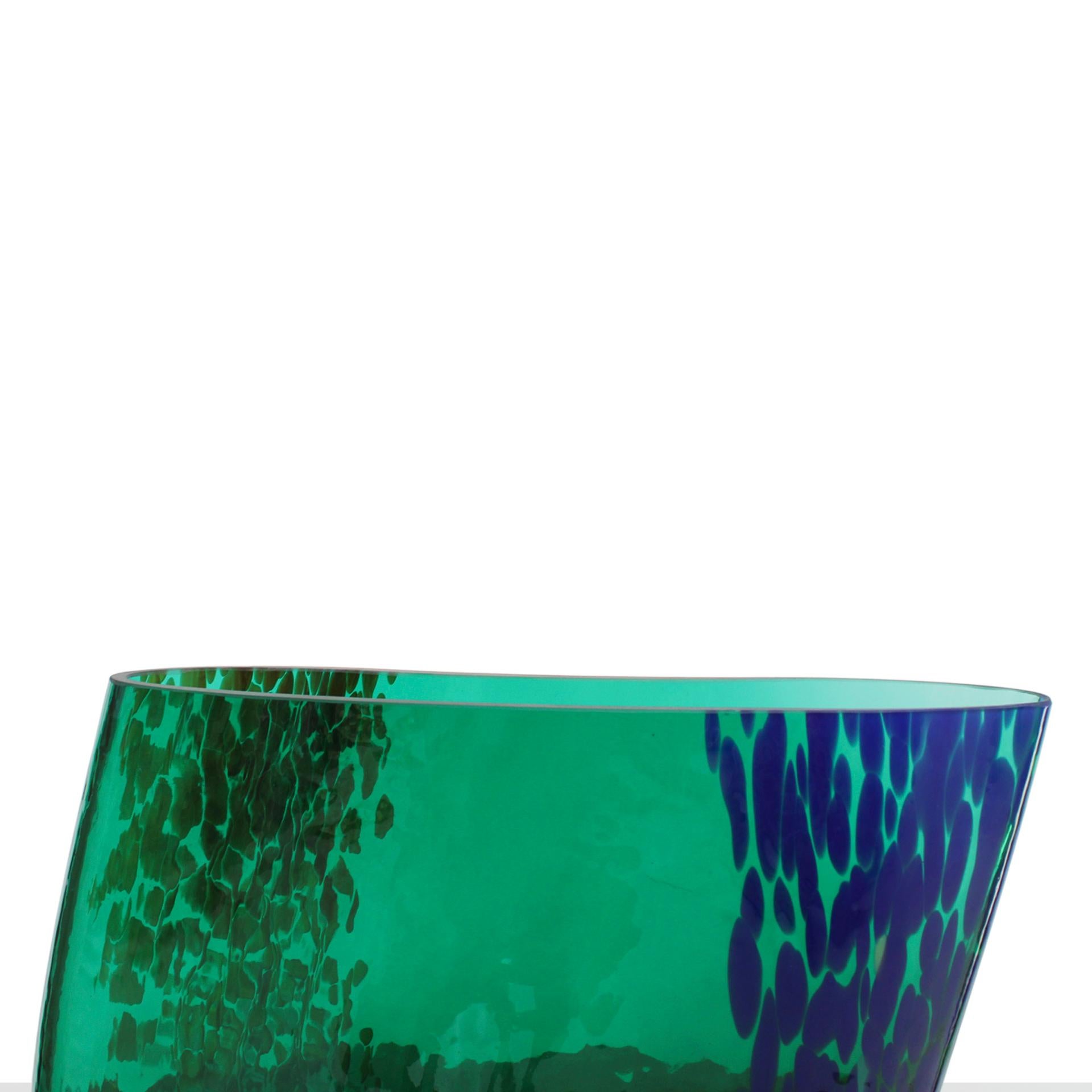 Kunsthandwerkliche Vase aus grünem Muranoglas, 1970er Jahre Italienisches Design im Angebot 3