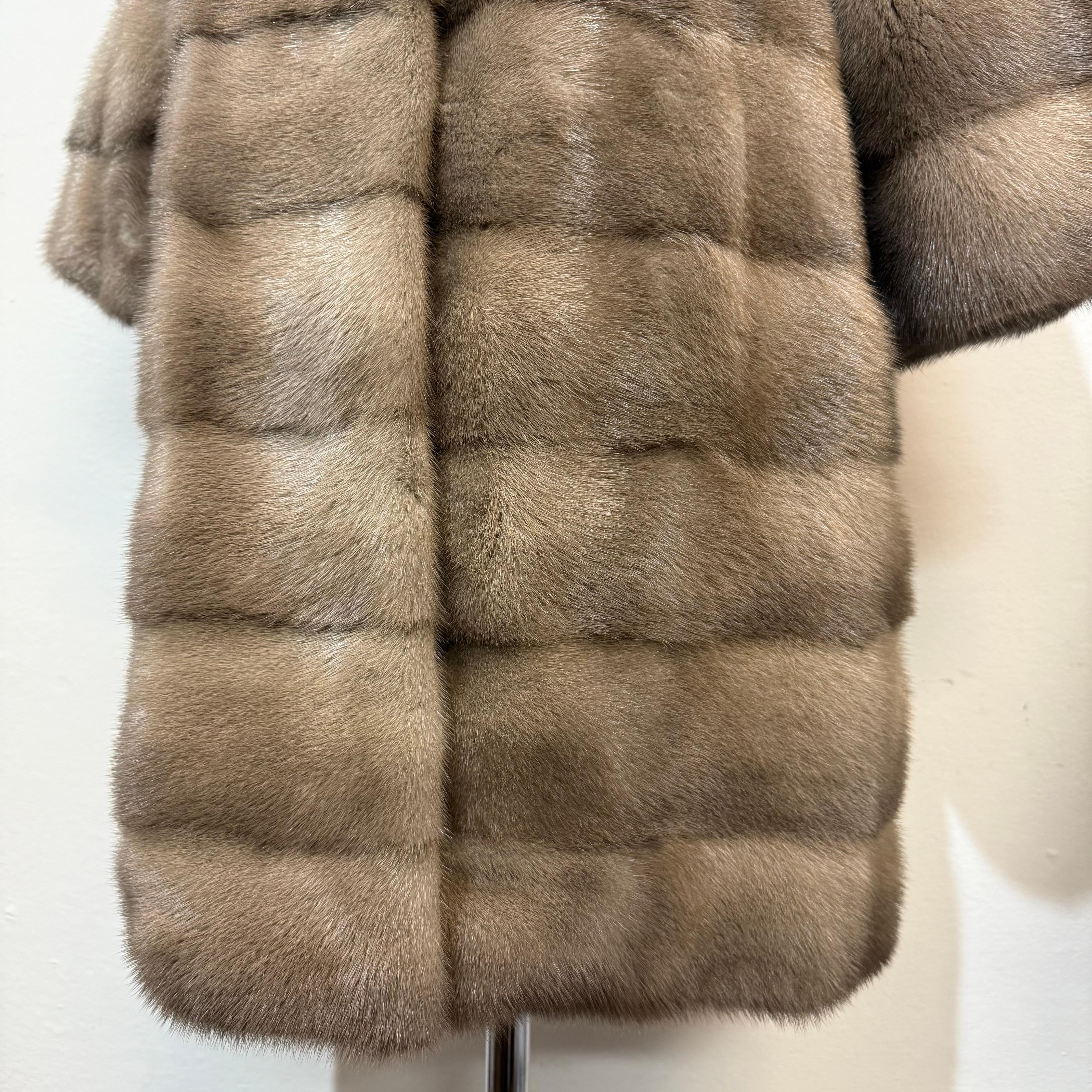 Donna Artisanal Grey Mink Short Fur Coat M in vendita