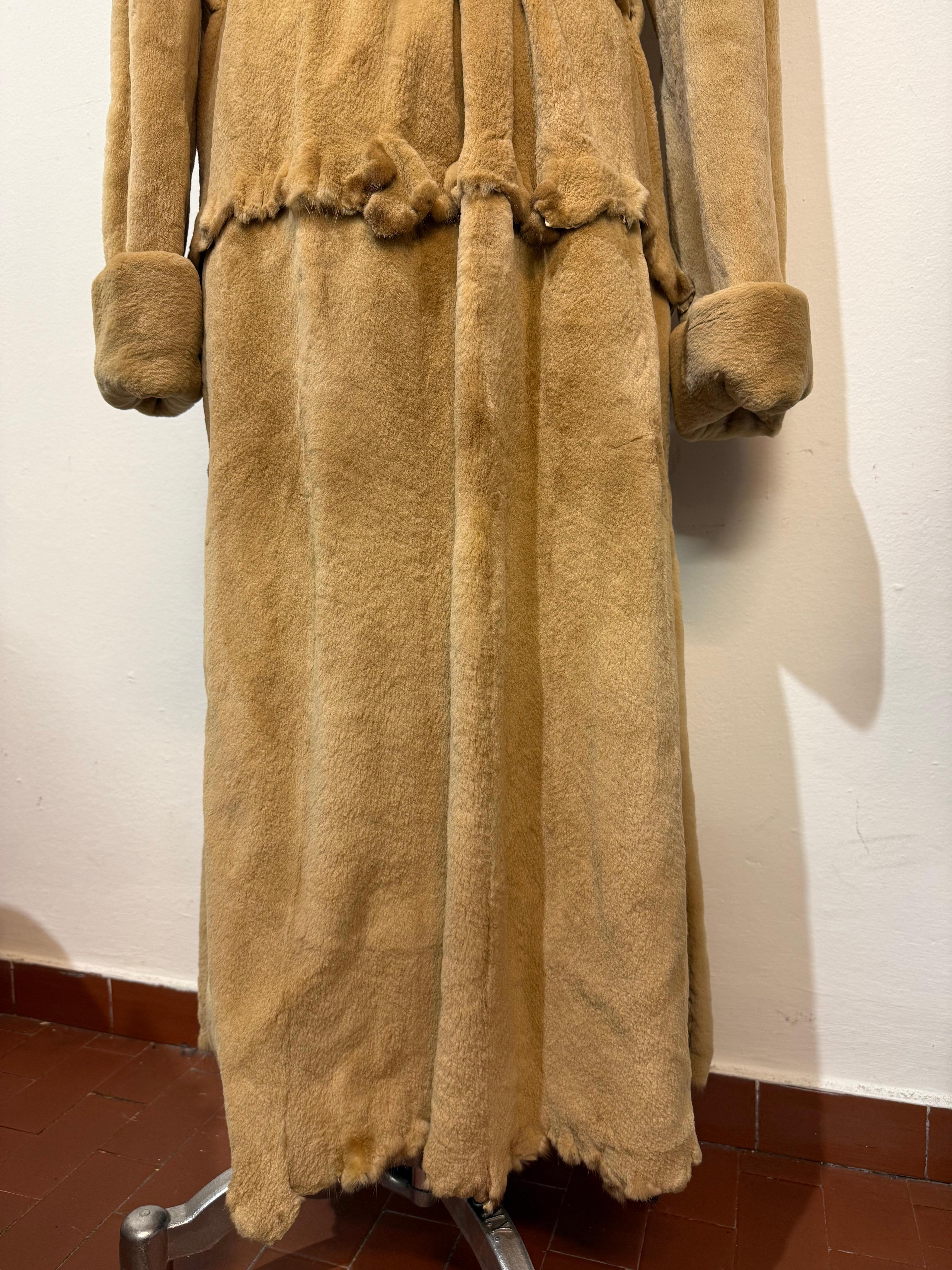 Marrone Artisanal Honey Shaved Mink Fur Coat M in vendita