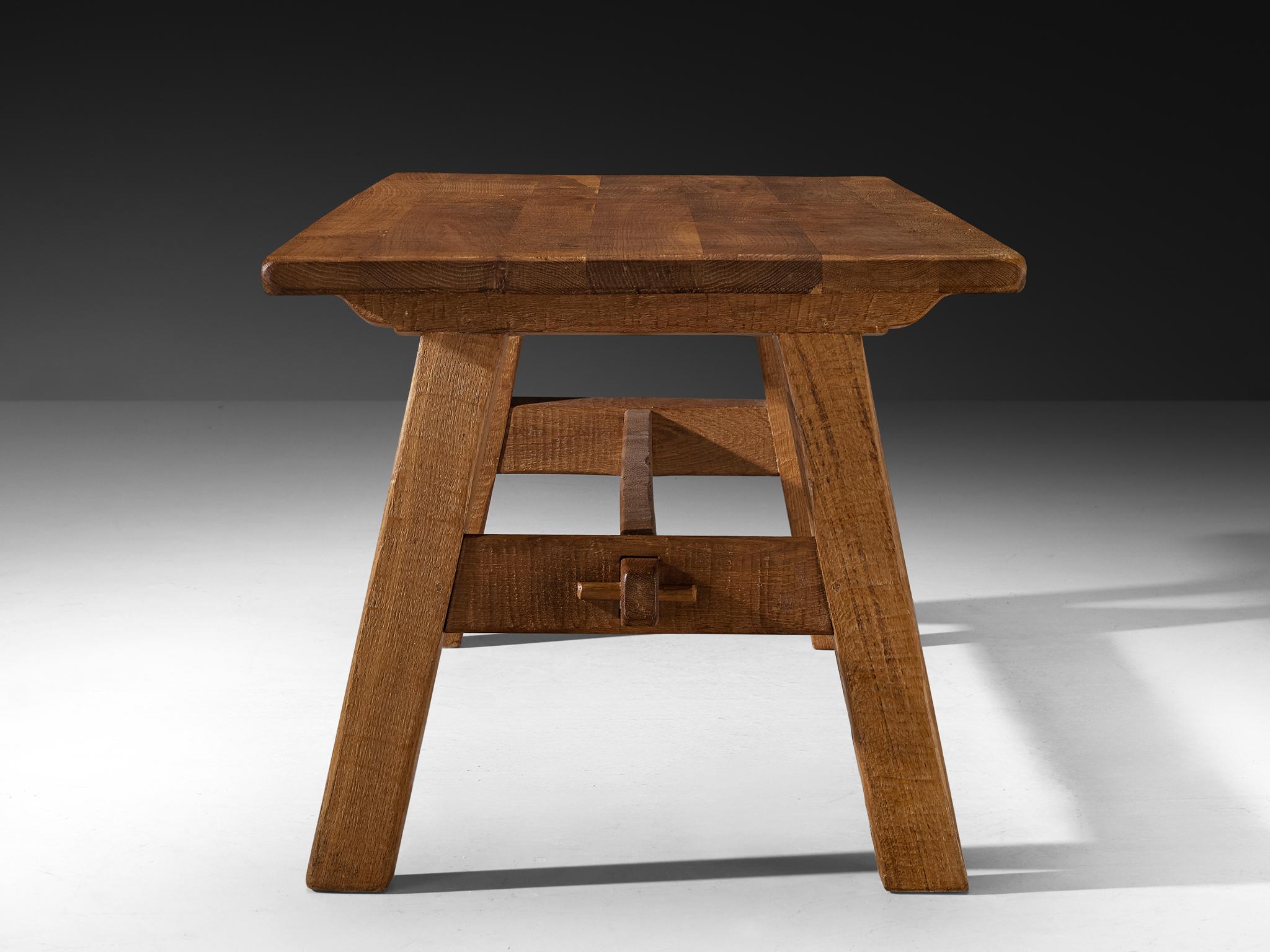 Quercia Artisanal Mid-Century Dining Table in Oak in vendita